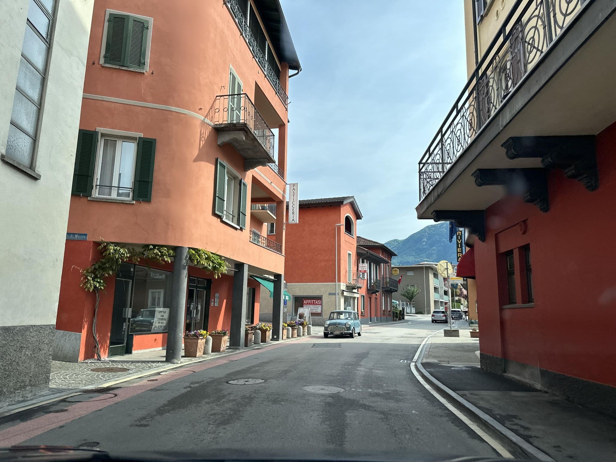 Street view near Lac Hotel Melide, Campione — © u001 (CC BY-SA · Mapillary)