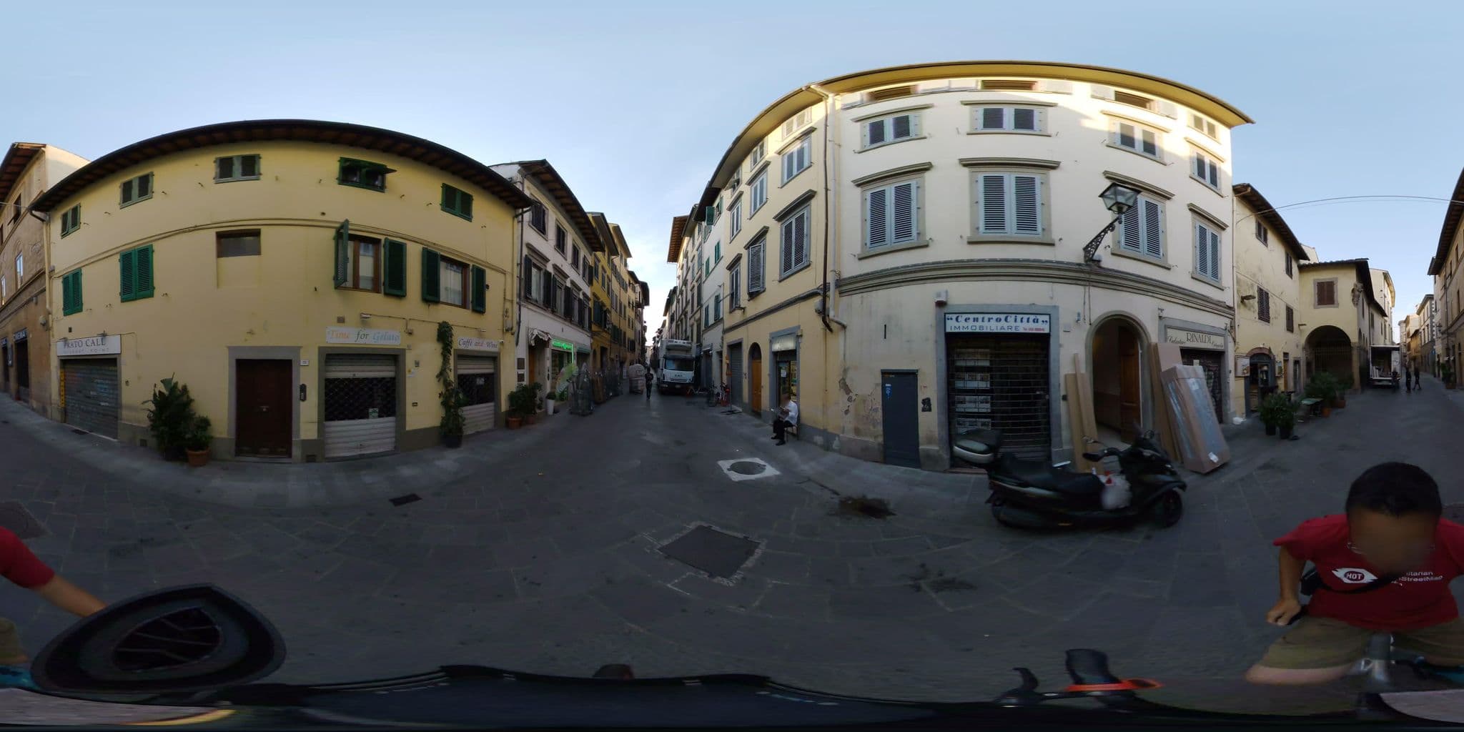 Street view near Hotel Nuova Italia, Florence