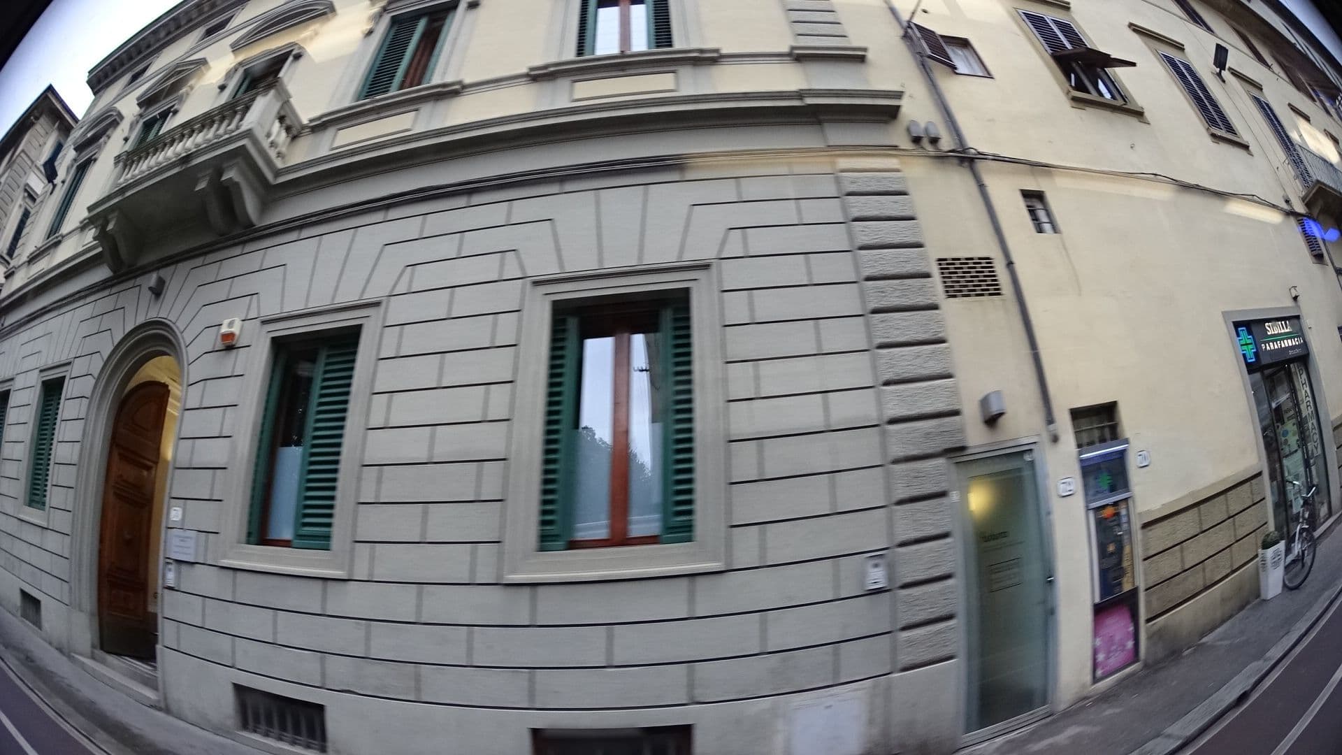 Street view near Hotel De La Pace, Campo di Marte — © sashazykov (CC BY-SA · Mapillary)