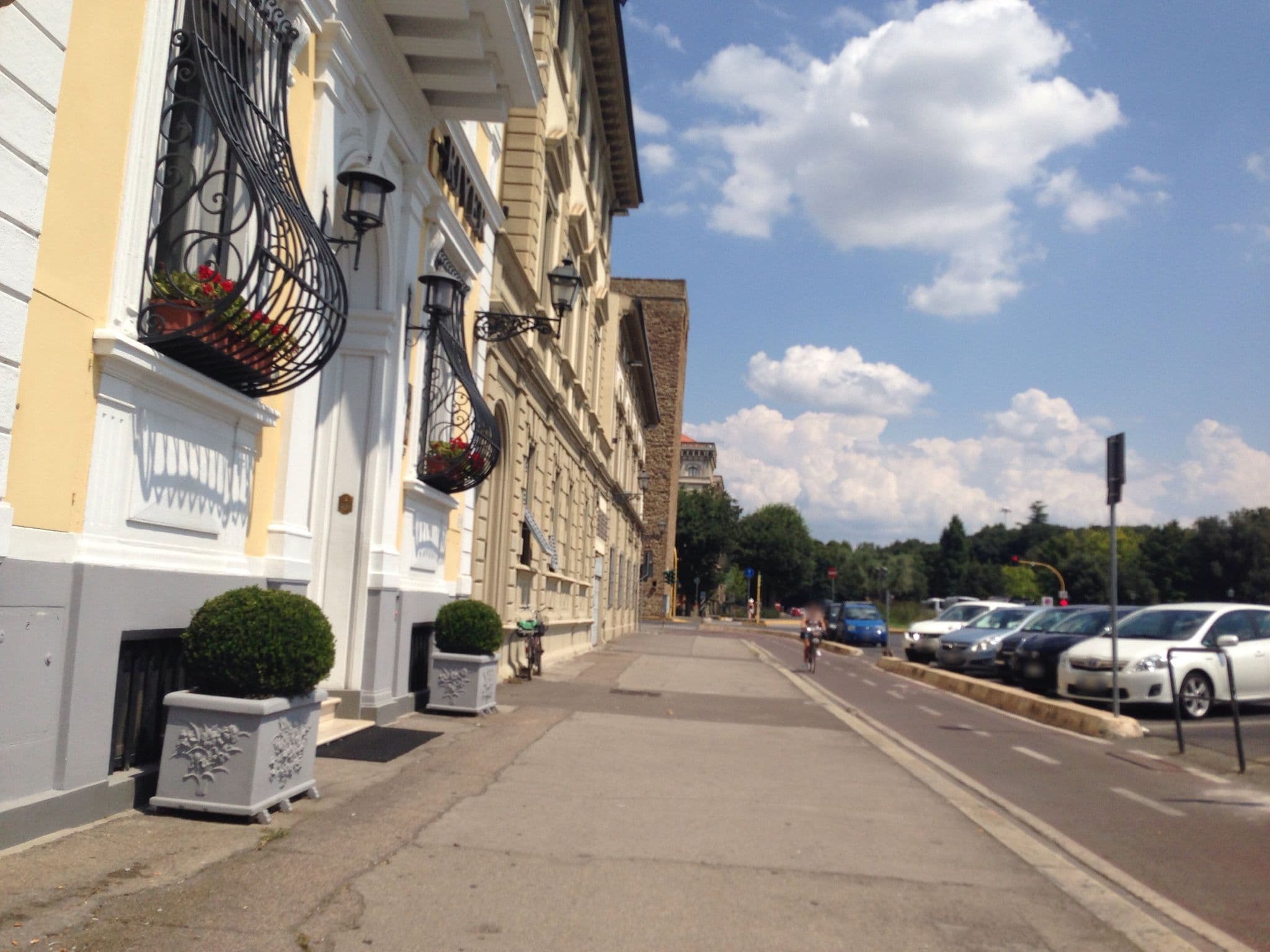 Street view near LHP Hotel River & SPA, Campo di Marte — © scribblemaniac (CC BY-SA · Mapillary)