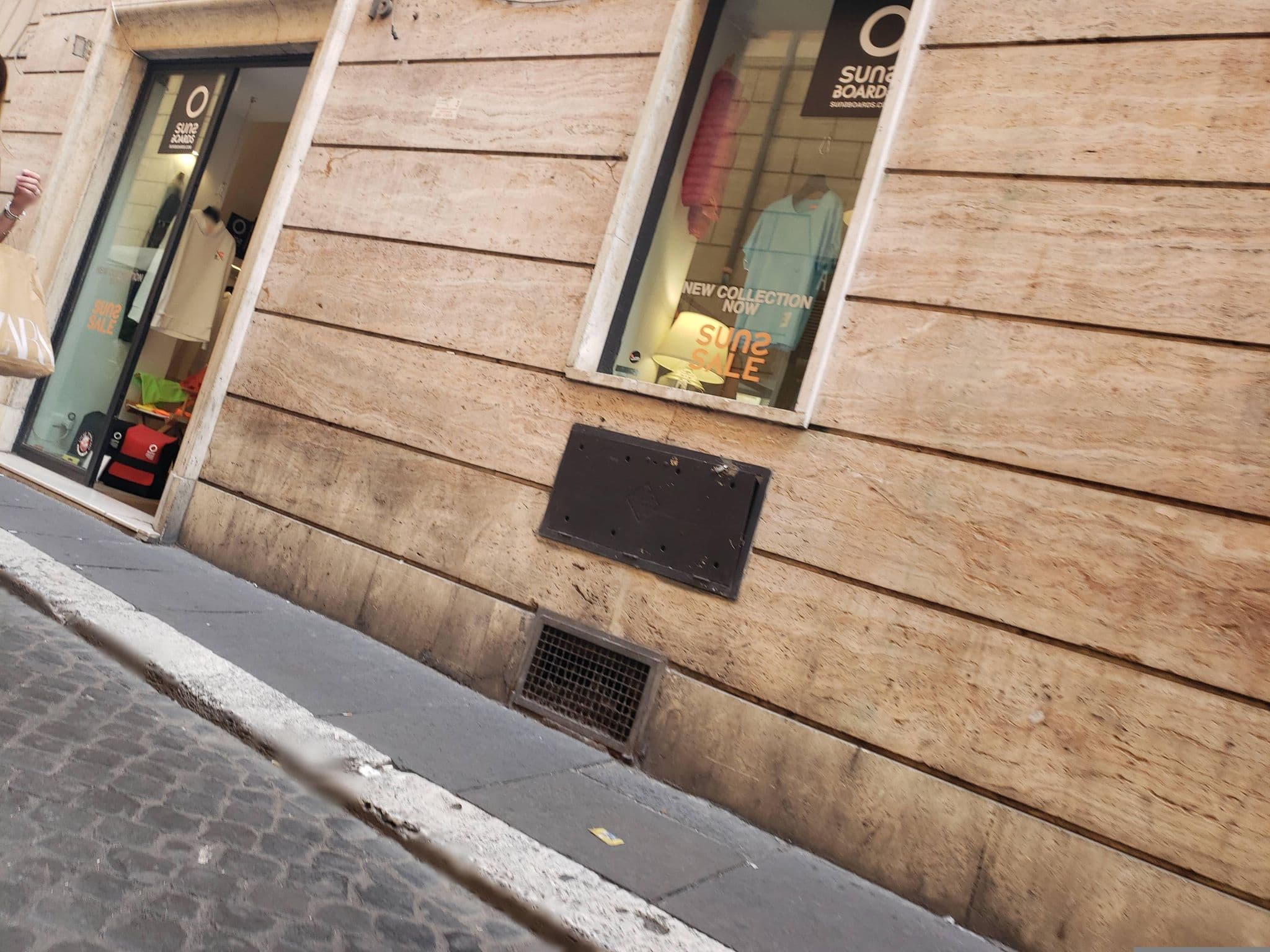 Street view near Hotel la Place Roma, Sant'Eustachio — © mapfool (CC BY-SA · Mapillary)