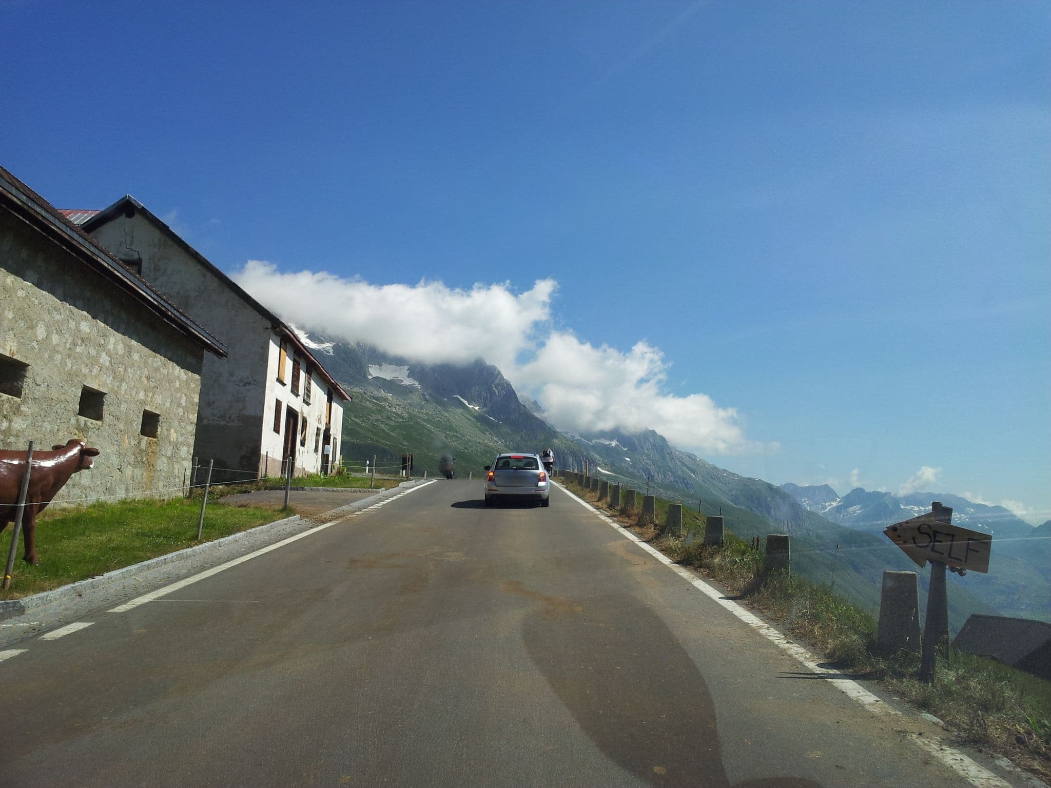 Street view near Hotel Galenstock, Andermatt — © sp8962de (CC BY-SA · Mapillary)