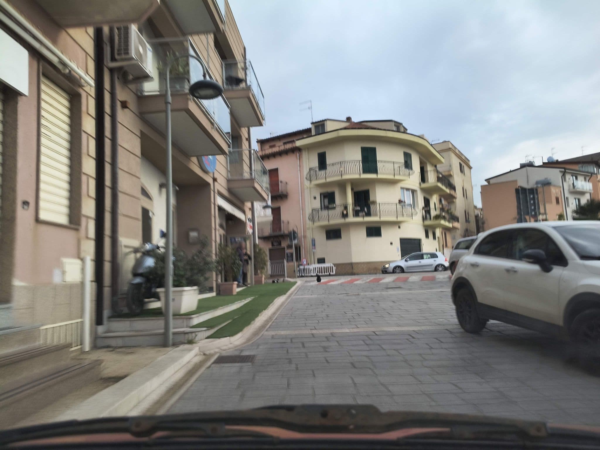 Street view near Belvedere Rent Rooms, Campofelice di Roccella — © kk4269302 (CC BY-SA · Mapillary)
