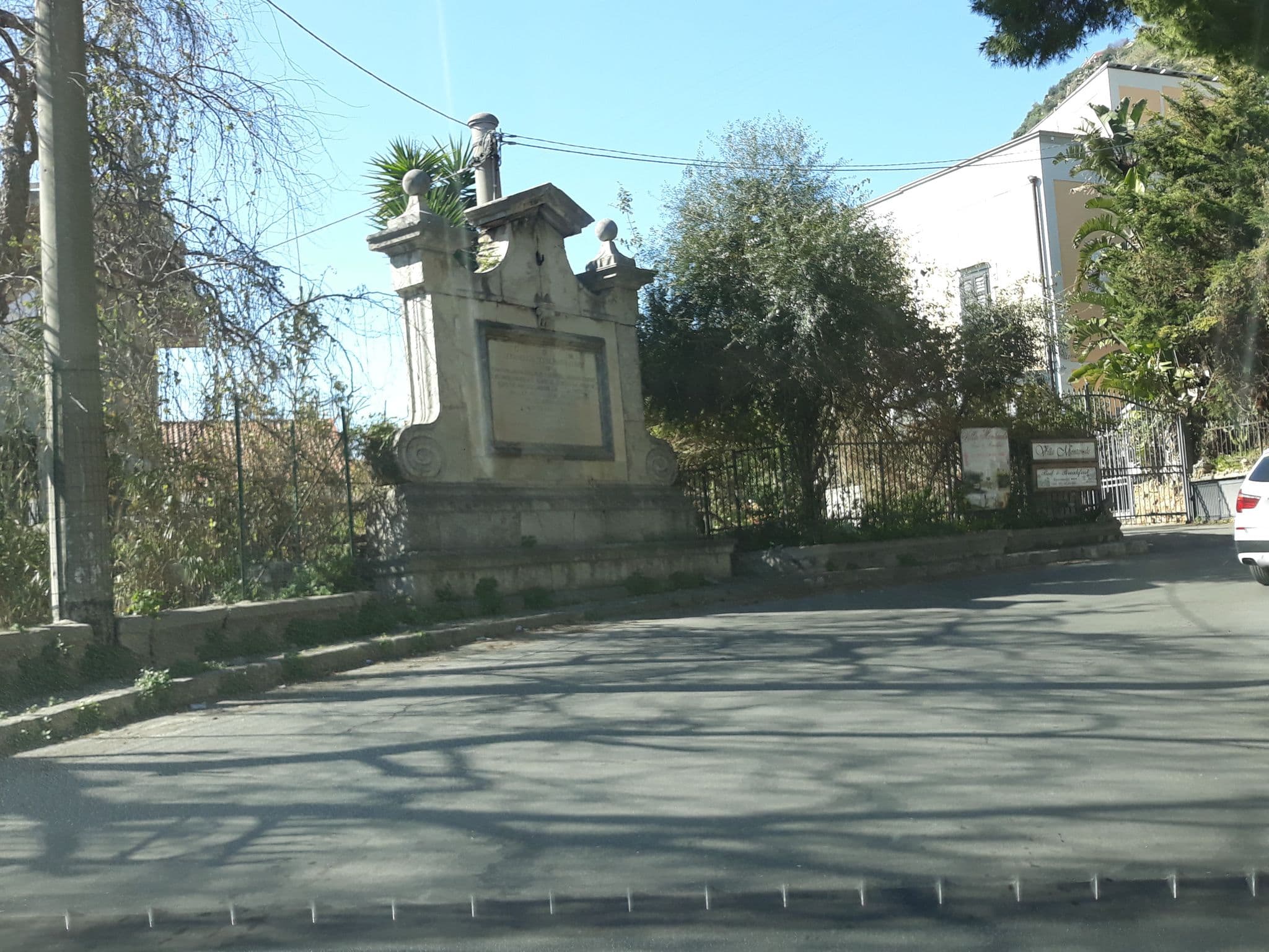 Street view near Villamontereale Bed & Breakfast, Monreale — © roberto_inzerillo (CC BY-SA · Mapillary)