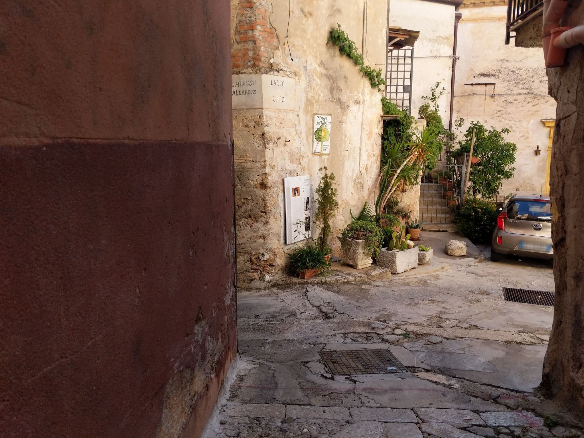 Street view near Palazzo Cutò, Monreale — © ivanbranco (CC BY-SA · Mapillary)