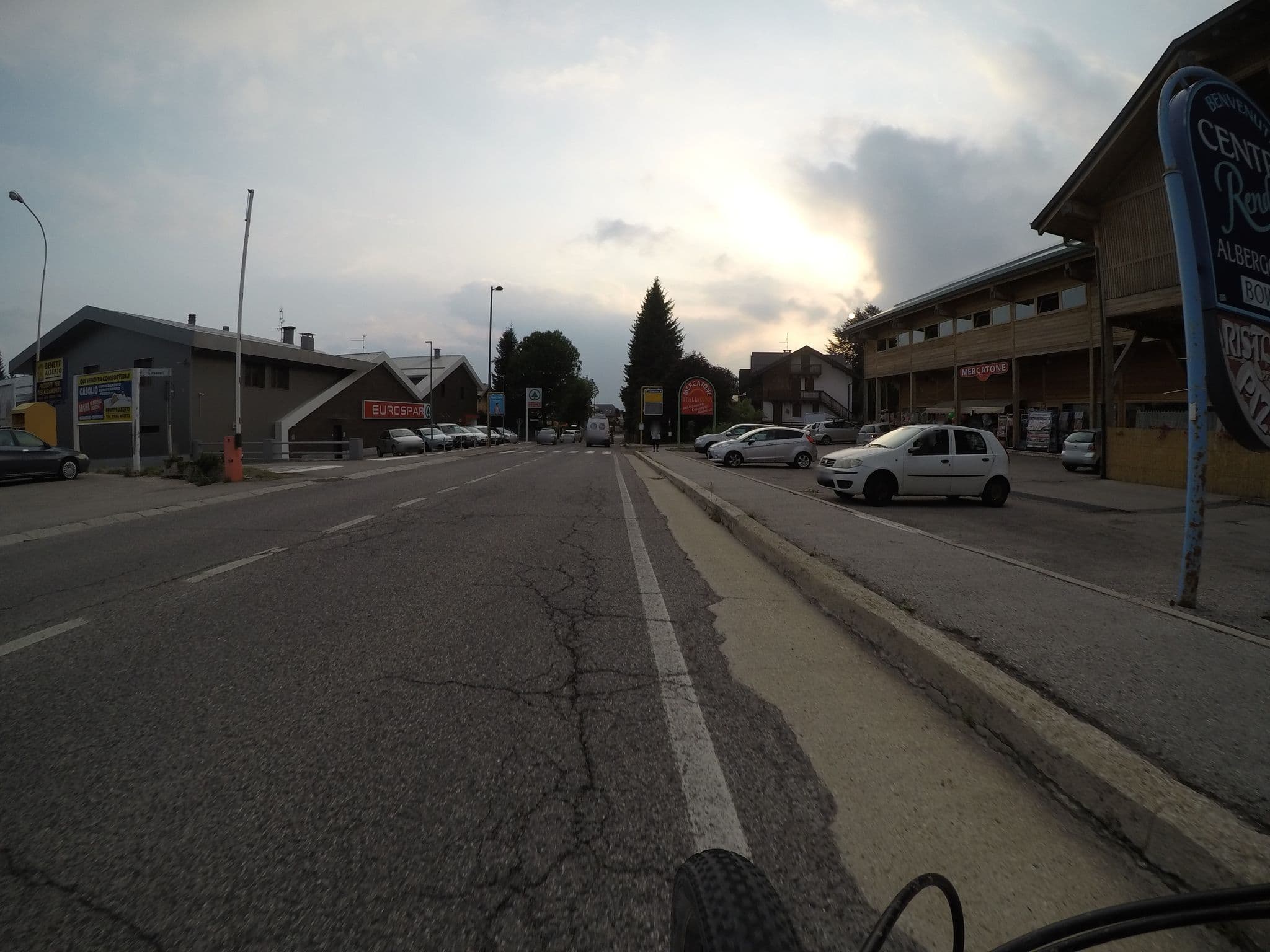 Street view near Albergo Garnì Rendola, Gallio — © zerbit (CC BY-SA · Mapillary)