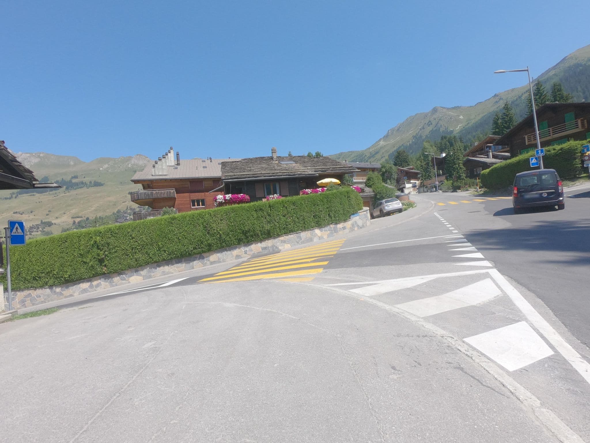 Street view near Four Seasons, Verbier