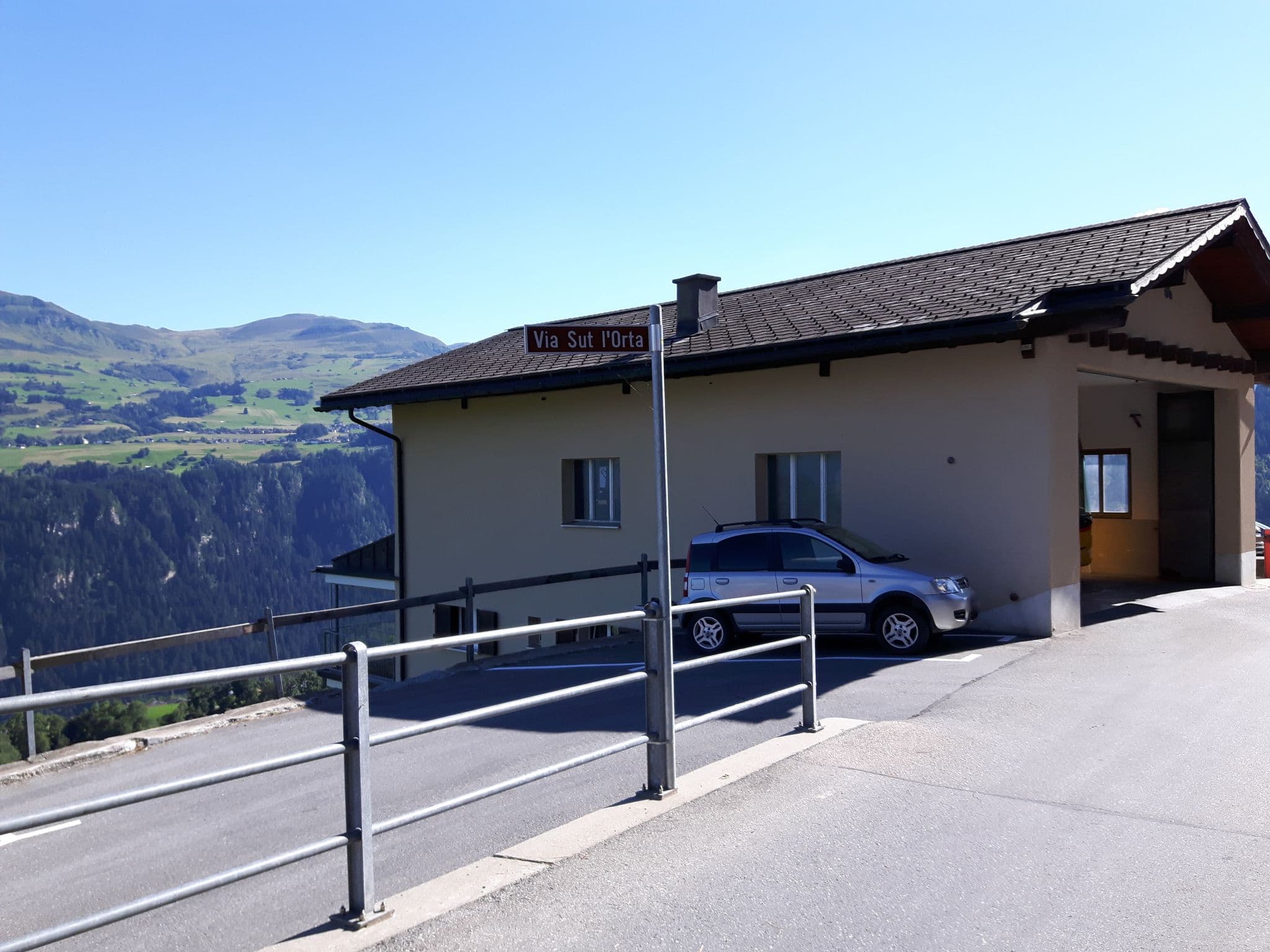 Street view near Postigliun, Breíl — © endszbrxns (CC BY-SA · Mapillary)