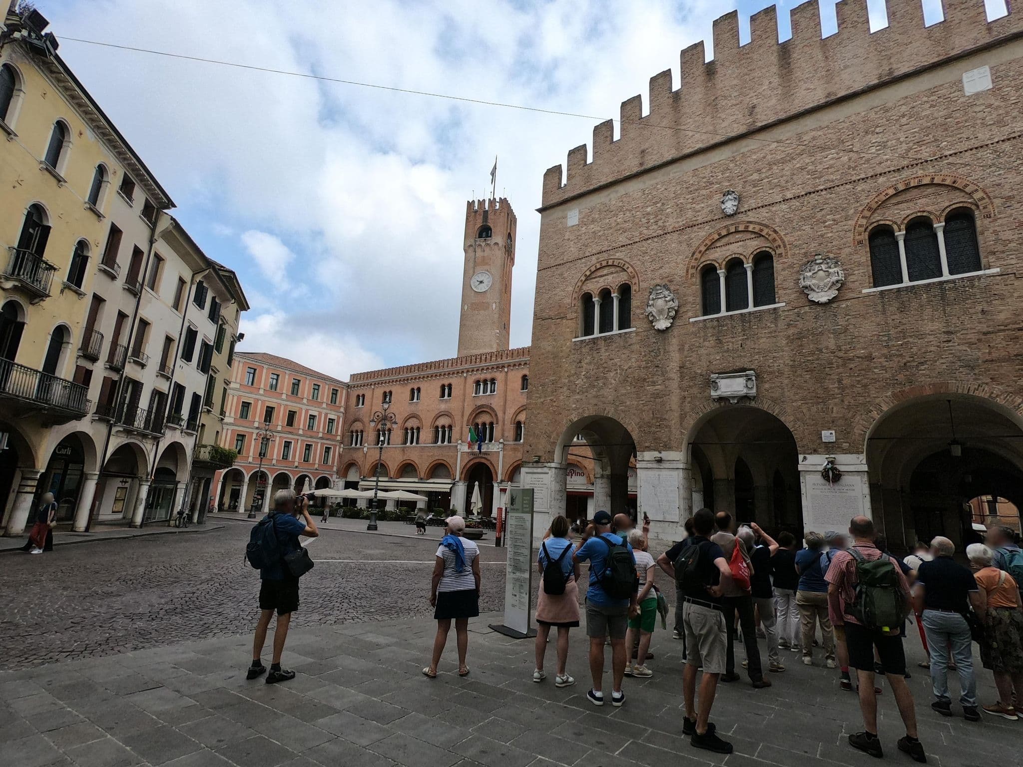Street view near Palazzina 300, Treviso — © jakka (CC BY-SA · Mapillary)