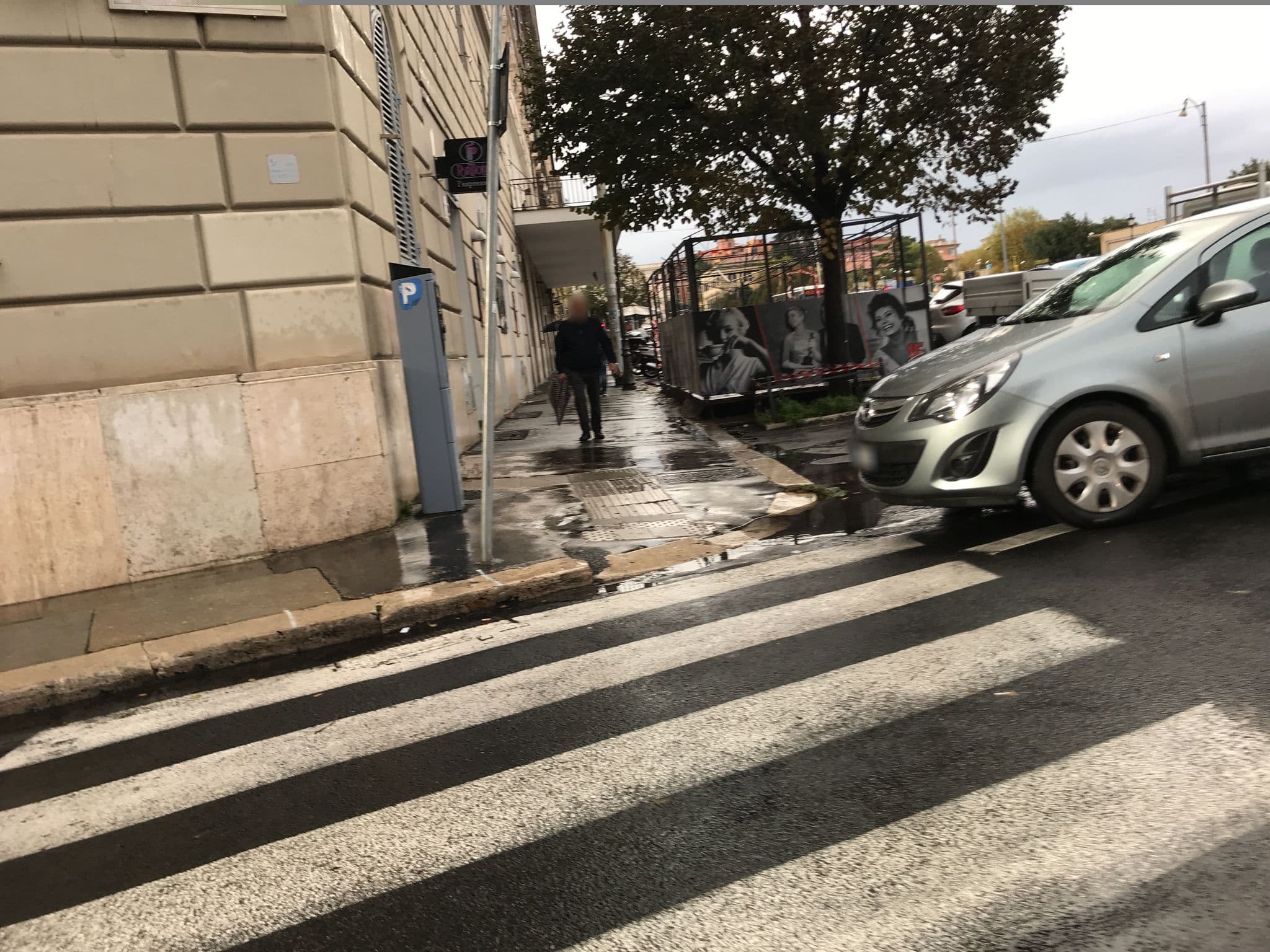 Street view near Hotel Canada, Castro Pretorio