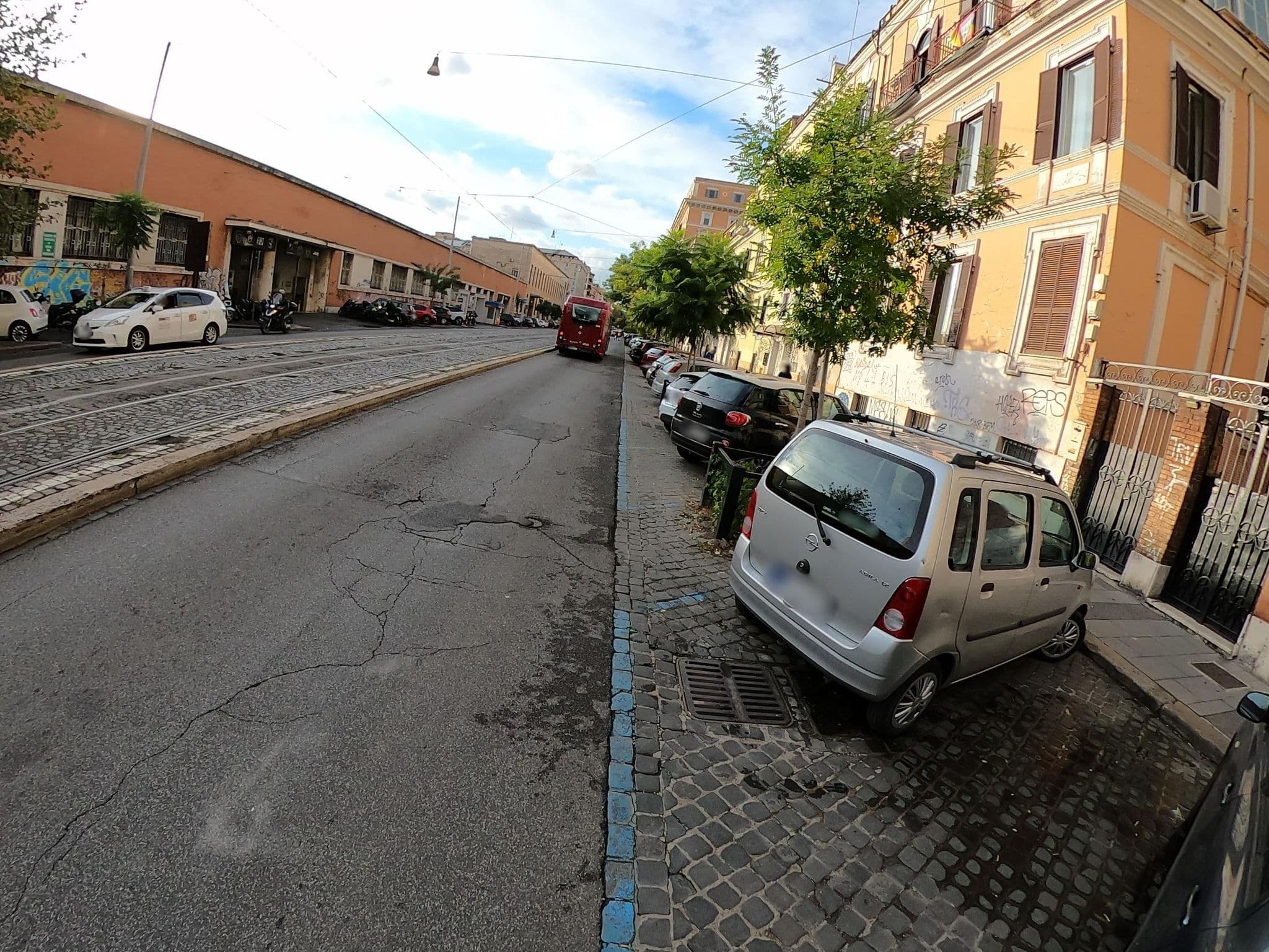 Street view near Hotel Best, Rome — © alesarrett (CC BY-SA · Mapillary)