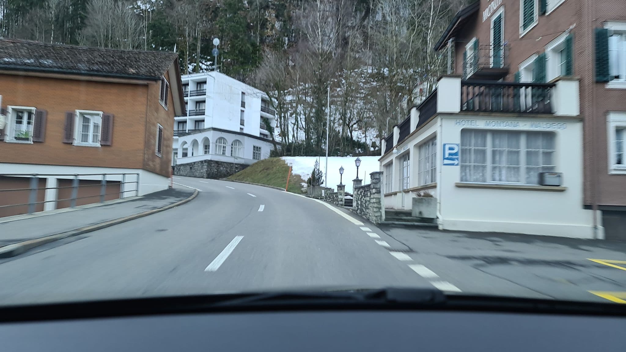 Street view near Hotel Waldegg Montana, Ingenbohl — © alexanderar (CC BY-SA · Mapillary)