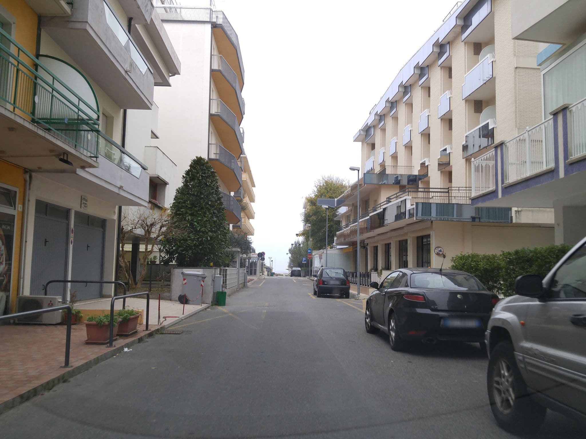 Street view near Hotel Elite Cattolica, Cattolica — © sorcrosc (CC BY-SA · Mapillary)