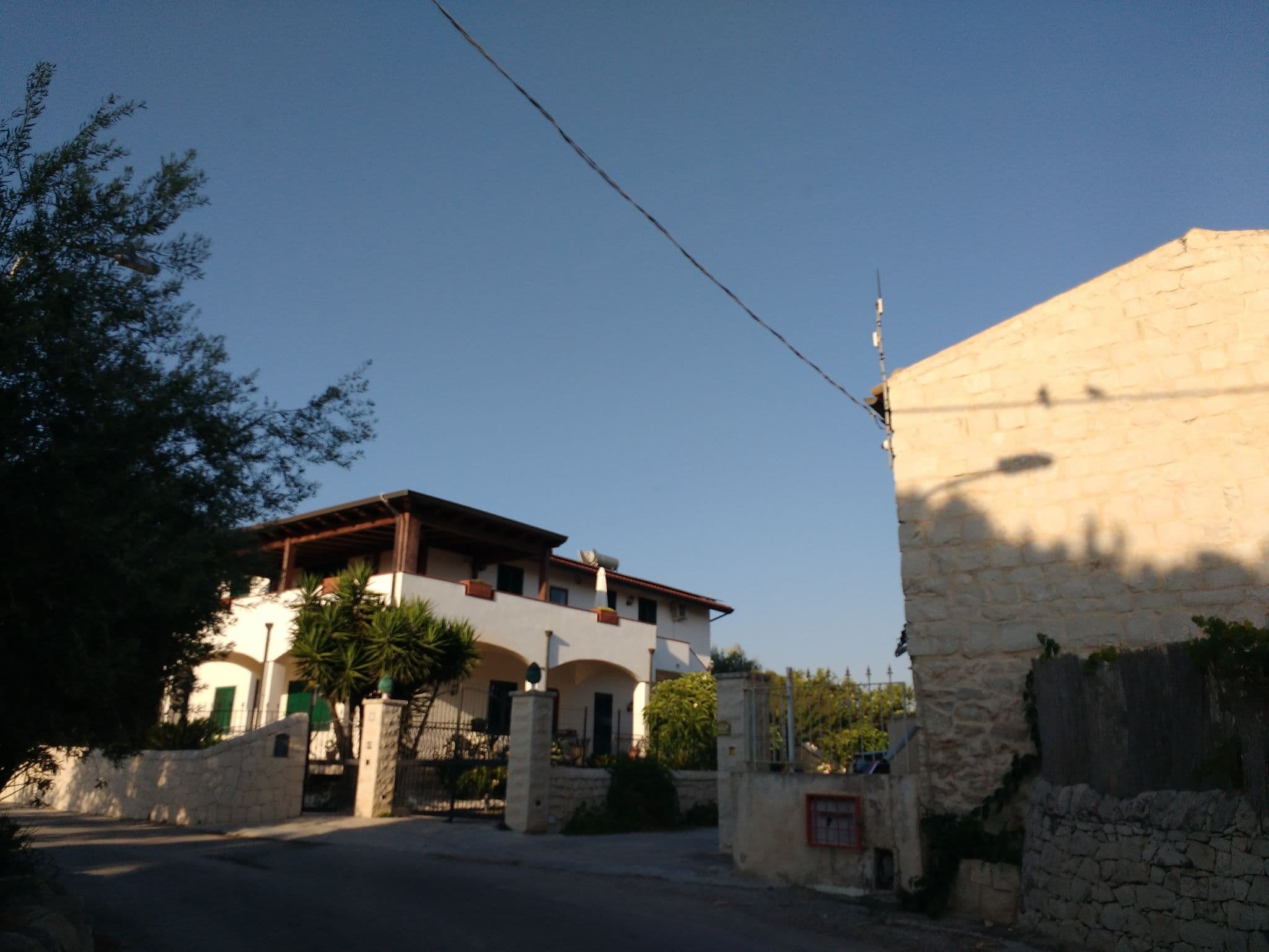 Street view near Villa U Marchisi B&B, Cava d'Aliga — © thetornado76 (CC BY-SA · Mapillary)
