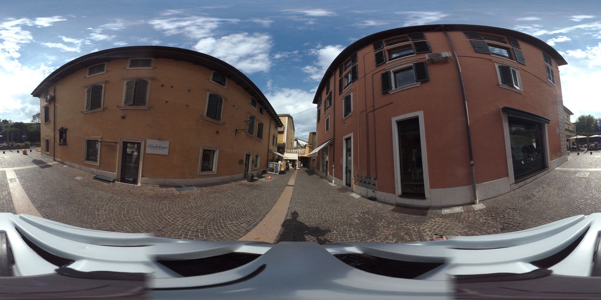 Street view near Hotel Arilica, Peschiera del Garda — © giubar (CC BY-SA · Mapillary)