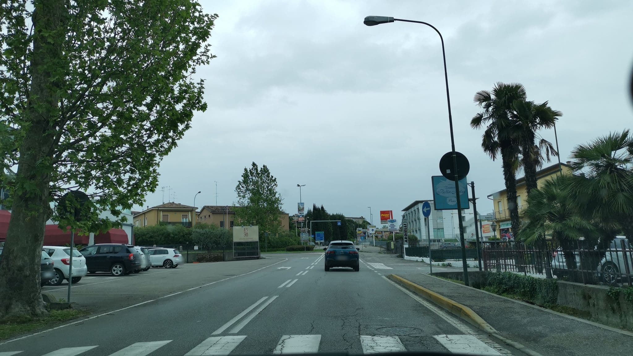 Street view near Civico 29 Rooms Affittacamere Peschiera del Garda, Peschiera del Garda — © plexi32 (CC BY-SA · Mapillary)