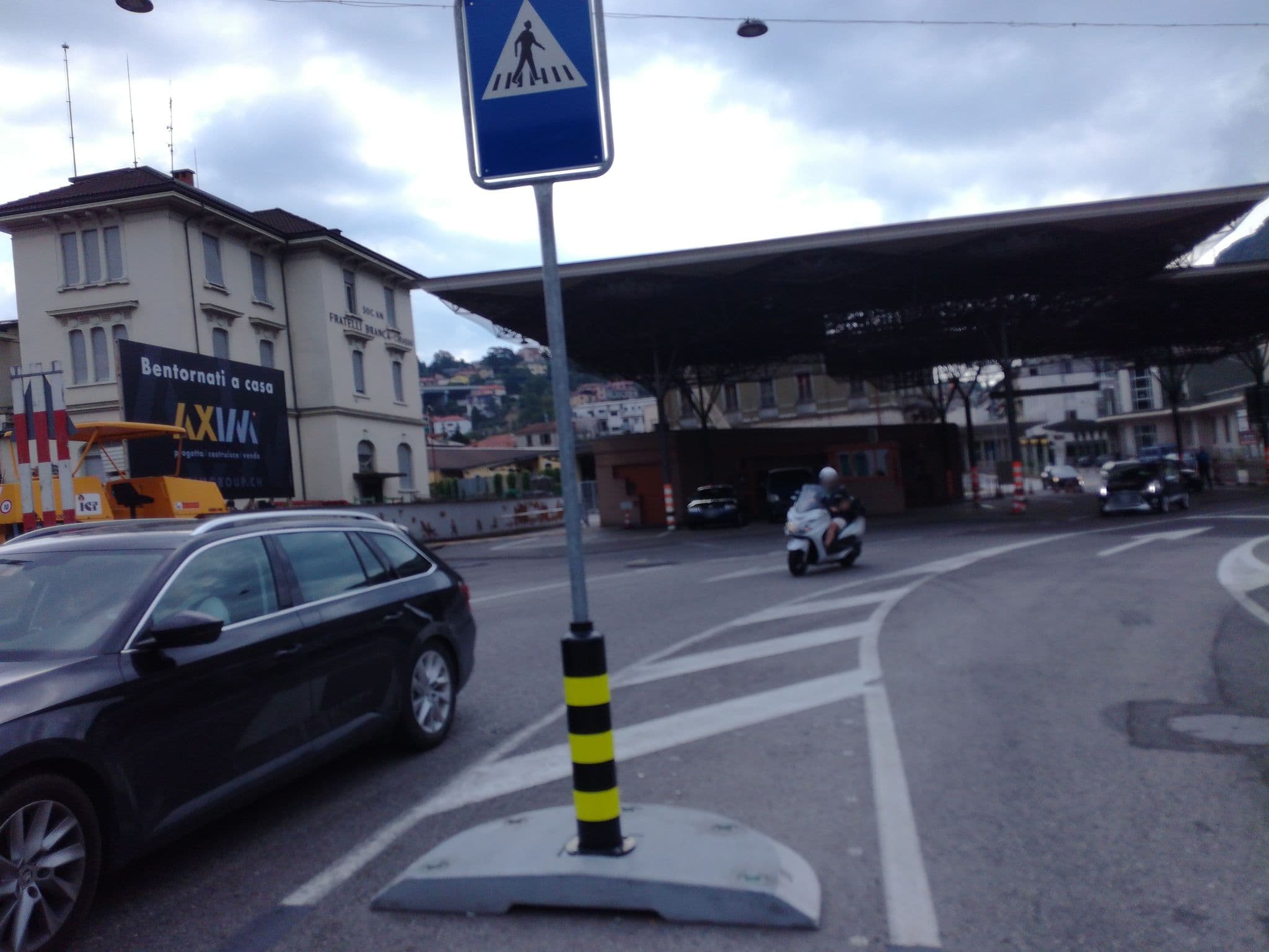 Street view near Hotel Ristorante Pizzeria Bahnhof Haus, Sagnino — © klimakas (CC BY-SA · Mapillary)