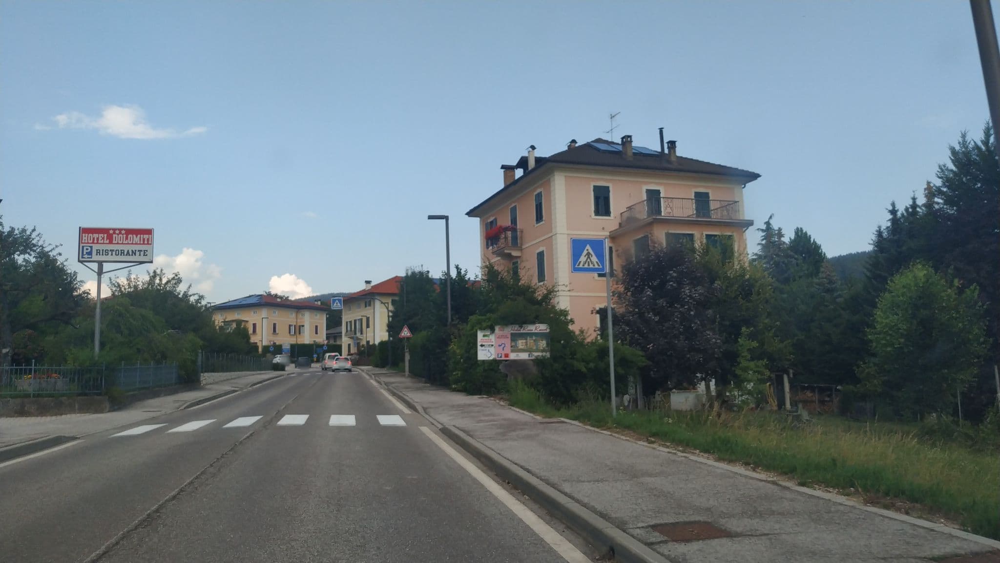 Street view near Albergo Dolomiti Dei F.Lli Zini Mario & Roberto Snc, Cavareno — © mikki65 (CC BY-SA · Mapillary)
