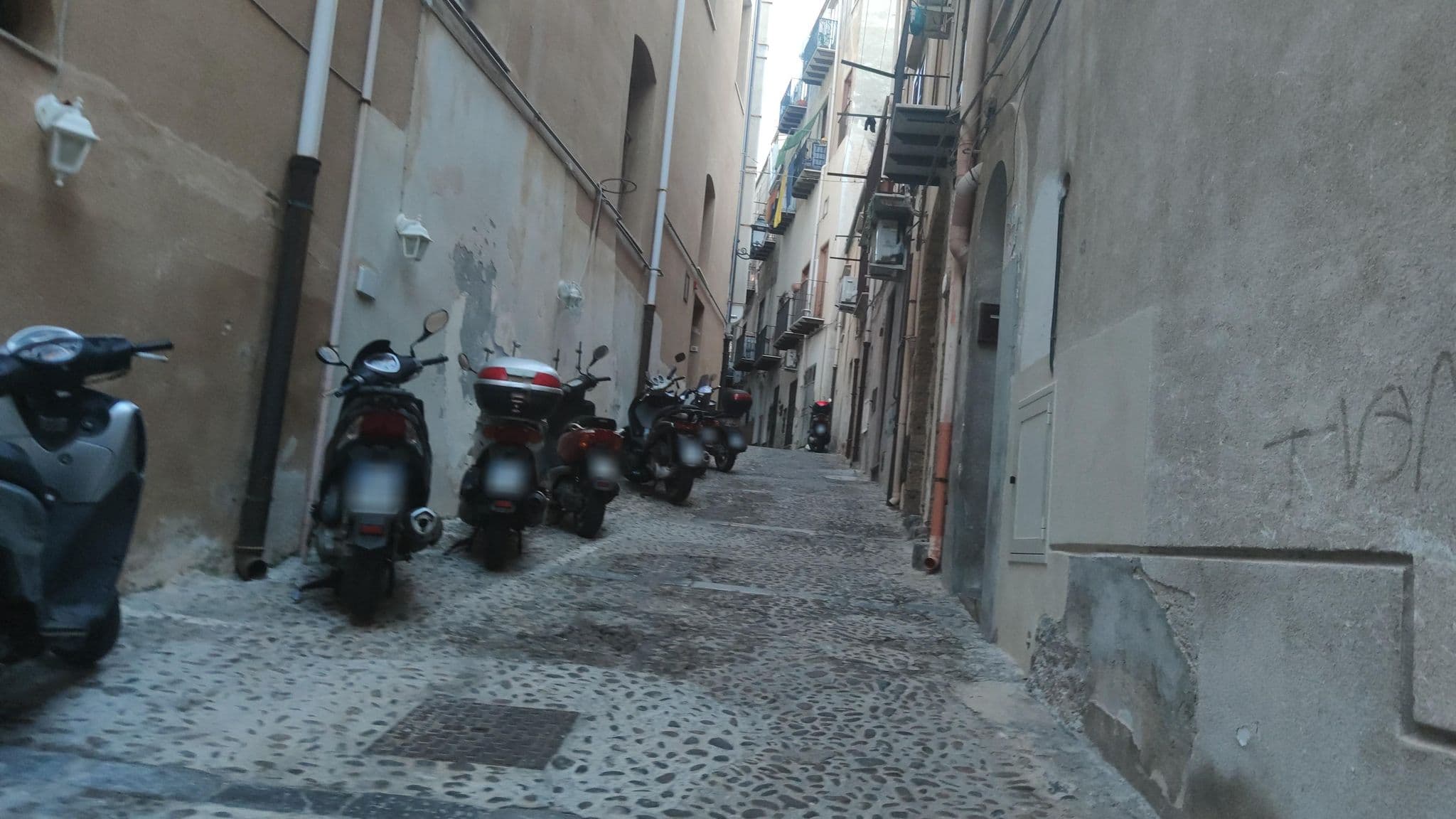 Street view near Coresi Rooms, Cefalù — © mrey (CC BY-SA · Mapillary)