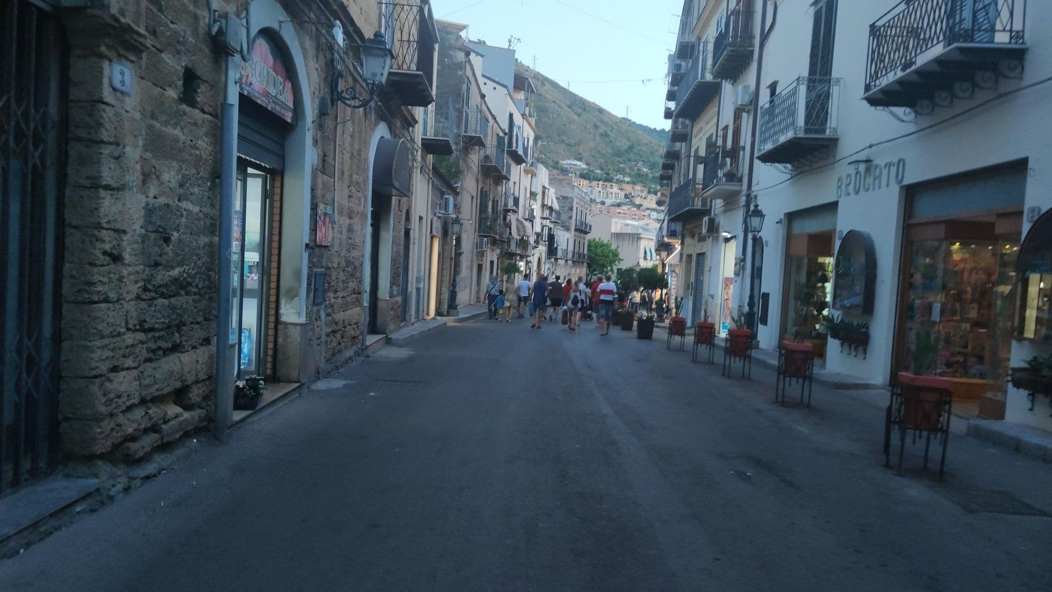 Street view near La Locanda, Cefalù — © mrey (CC BY-SA · Mapillary)