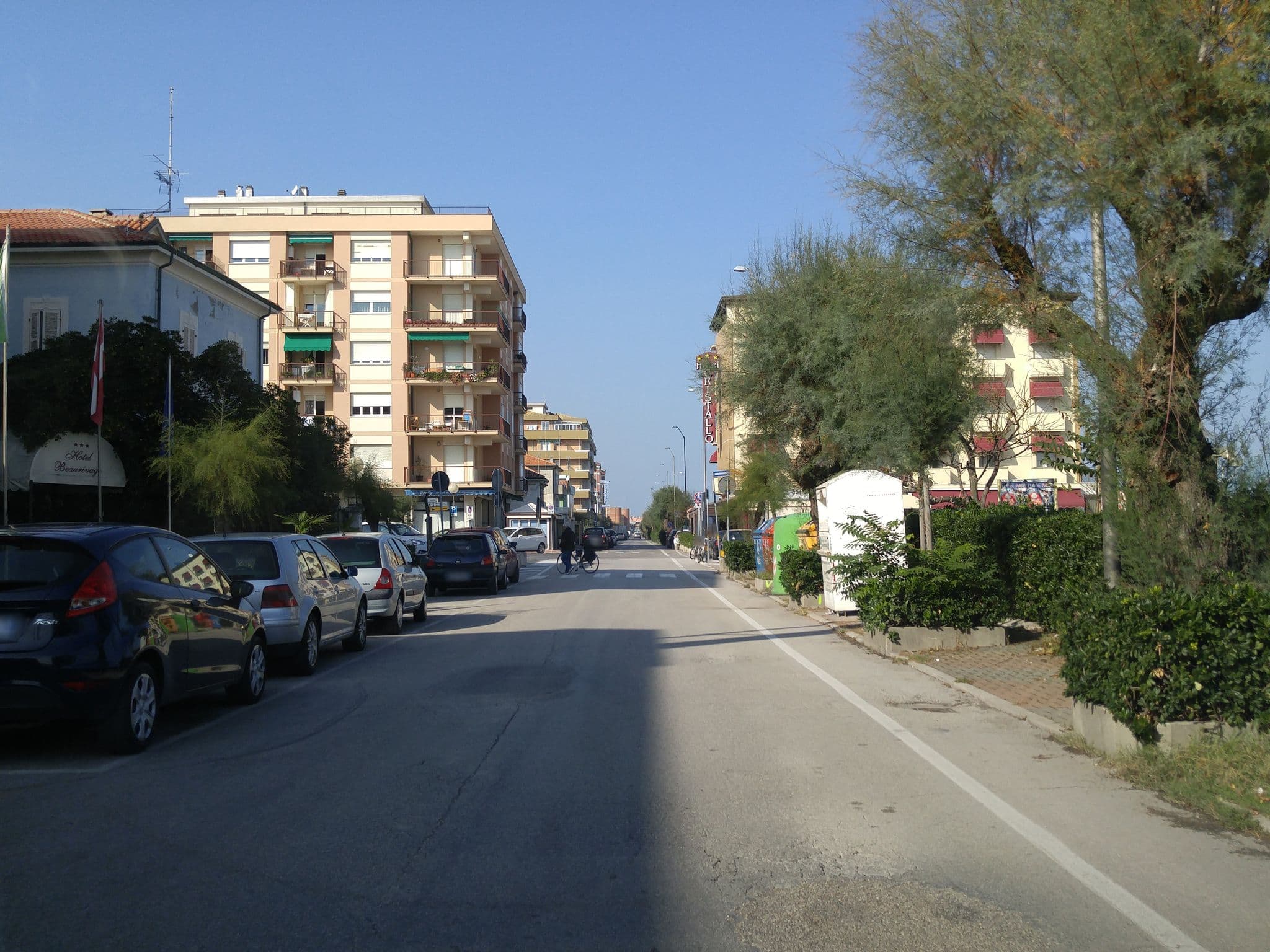 Street view near Albergo Beaurivage, Fano — © sorcrosc (CC BY-SA · Mapillary)