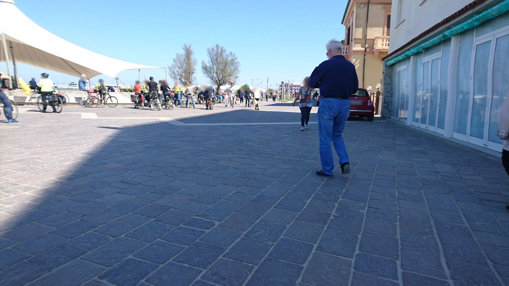 Street view near Albergo Excelsior, Fano — © voschix (CC BY-SA · Mapillary)