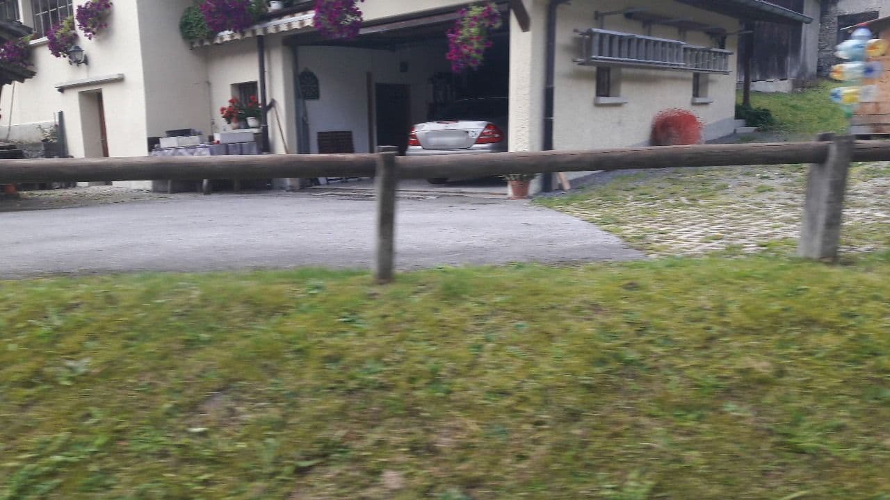 Street view near Auberge de l'Ours, Villars-sur-Ollon — © crontab (CC BY-SA · Mapillary)