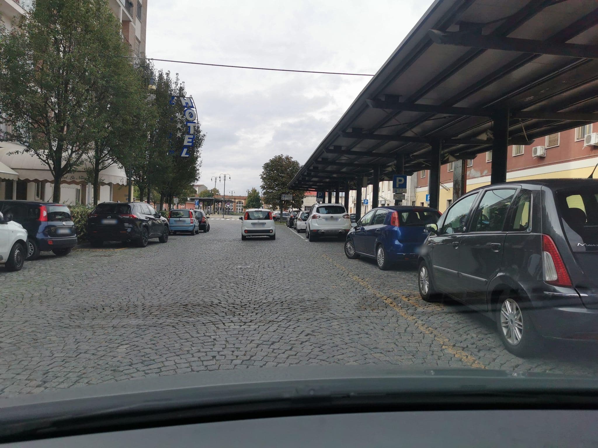 Street view near Albergo d'Italia, Chivasso — © canfe (CC BY-SA · Mapillary)