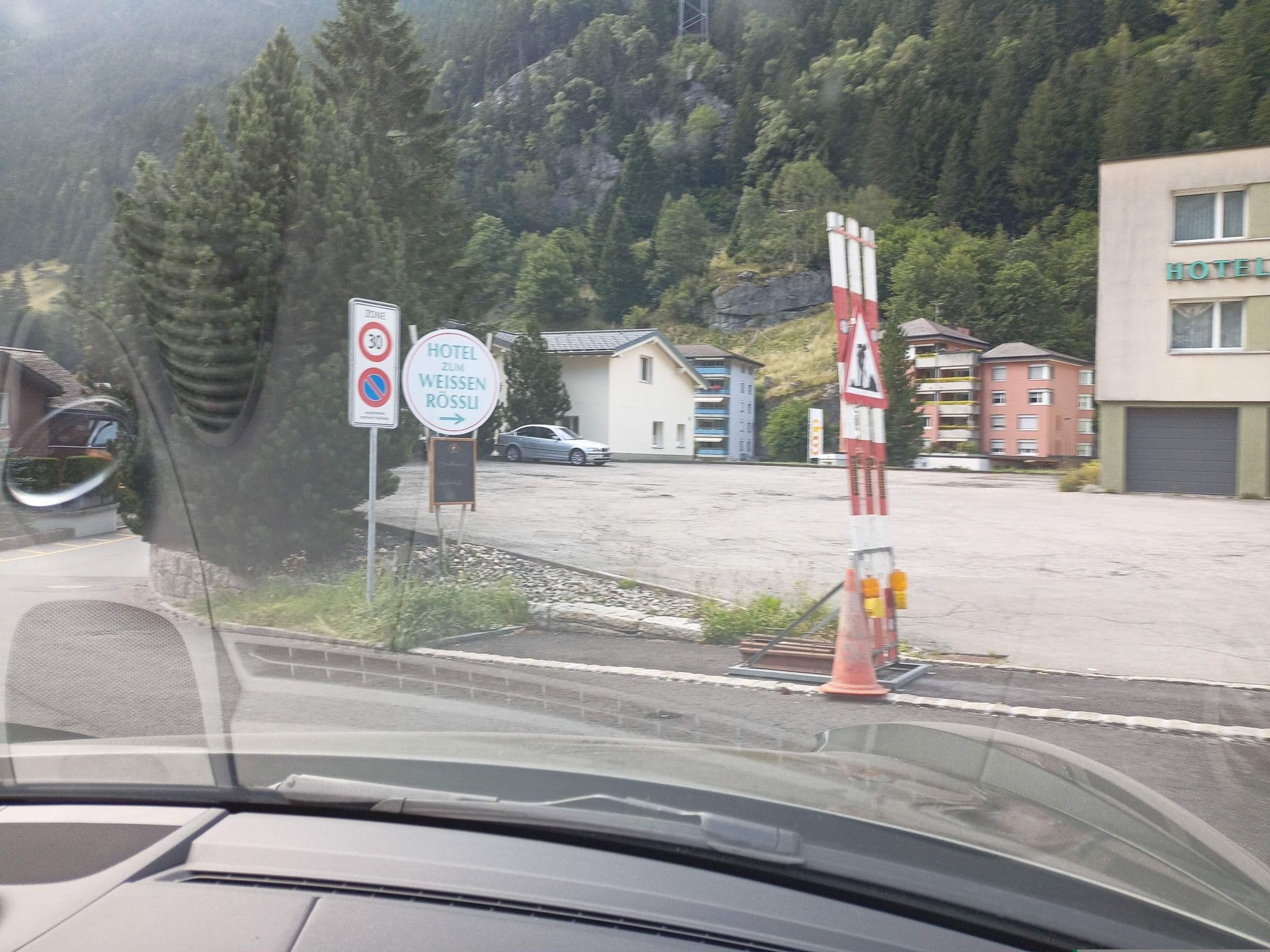 Street view near Weisses Rössli, Andermatt — © xdTAGCLAN (CC BY-SA · Mapillary)