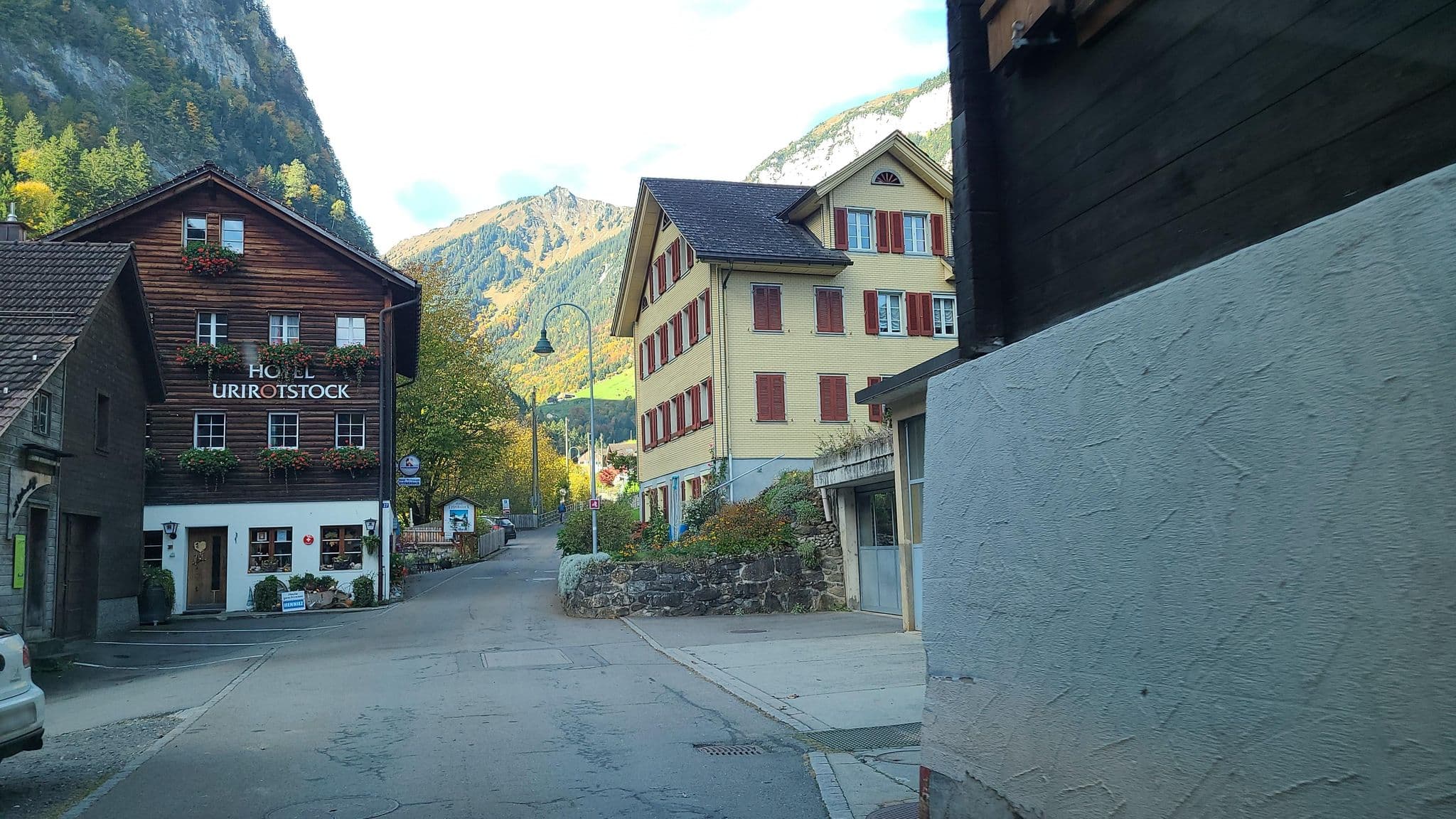 Street view near Gasthaus Tourist, Flüelen — © chrisbeddow (CC BY-SA · Mapillary)