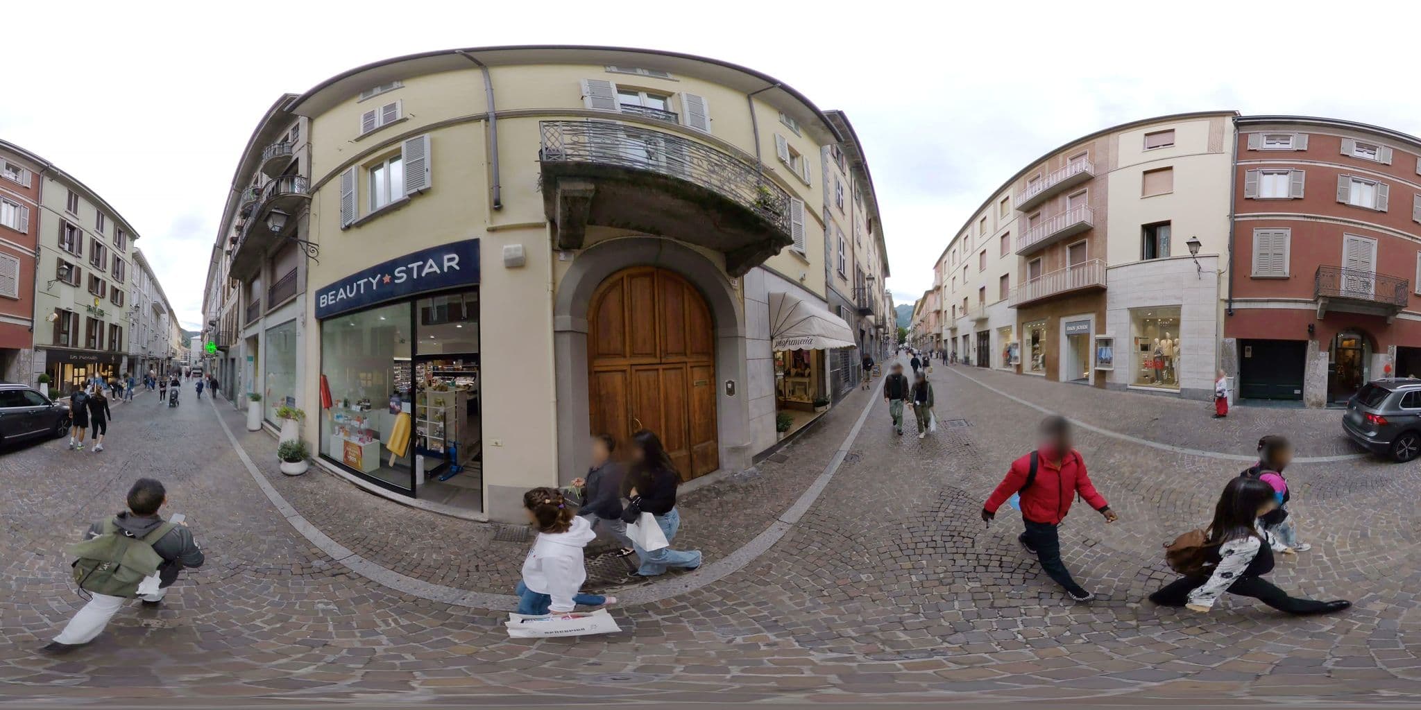 Street view near Palazzo Novecento Rooms & Spa, Lecco — © mapconcierge (CC BY-SA · Mapillary)