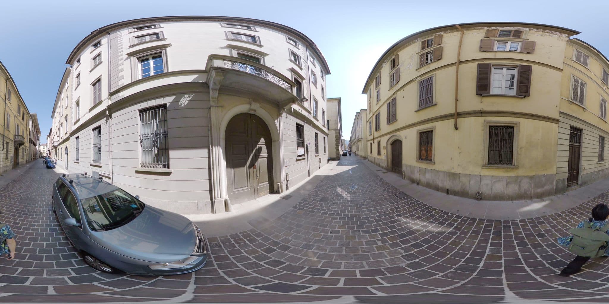 Street view near Guesthouse Volta 38, Como — © mapconcierge (CC BY-SA · Mapillary)