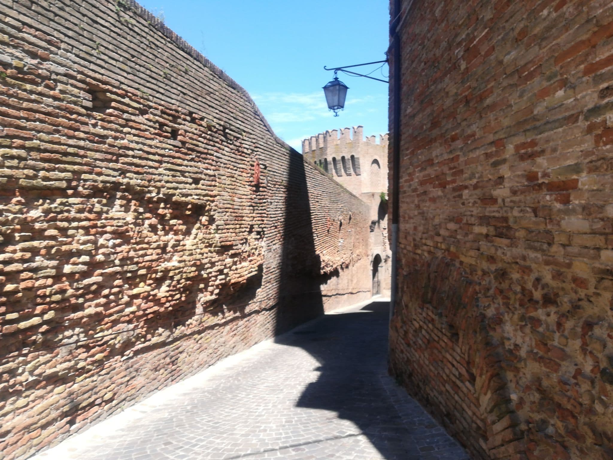 Street view near ATTICO SULLA BOUGANVILLE (Albergo diffuso), Corinaldo — © jeawrong (CC BY-SA · Mapillary)