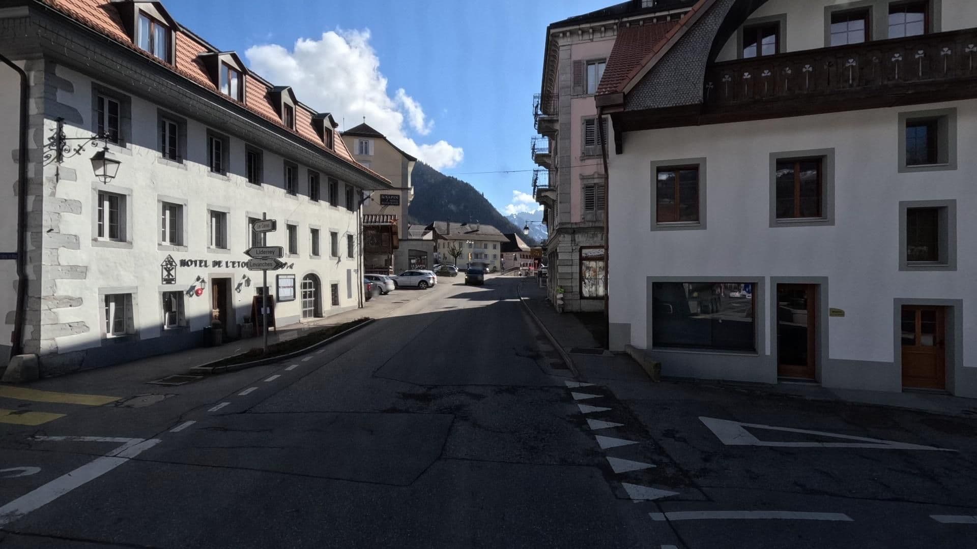 Street view near Hôtel de l'Etoile, Charmey — © bct (CC BY-SA · Mapillary)