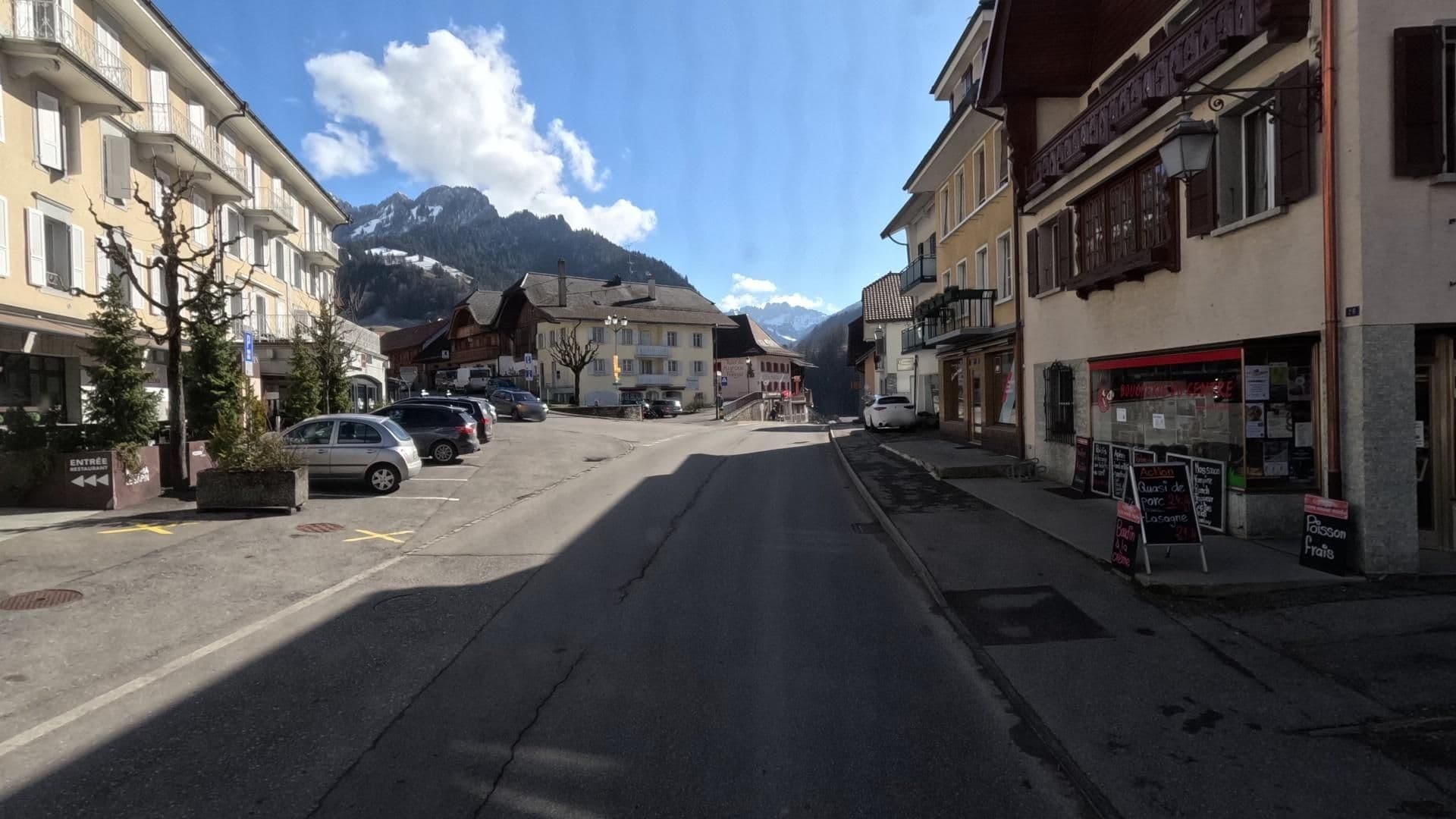Street view near Hôtel le Sapin, Charmey — © bct (CC BY-SA · Mapillary)