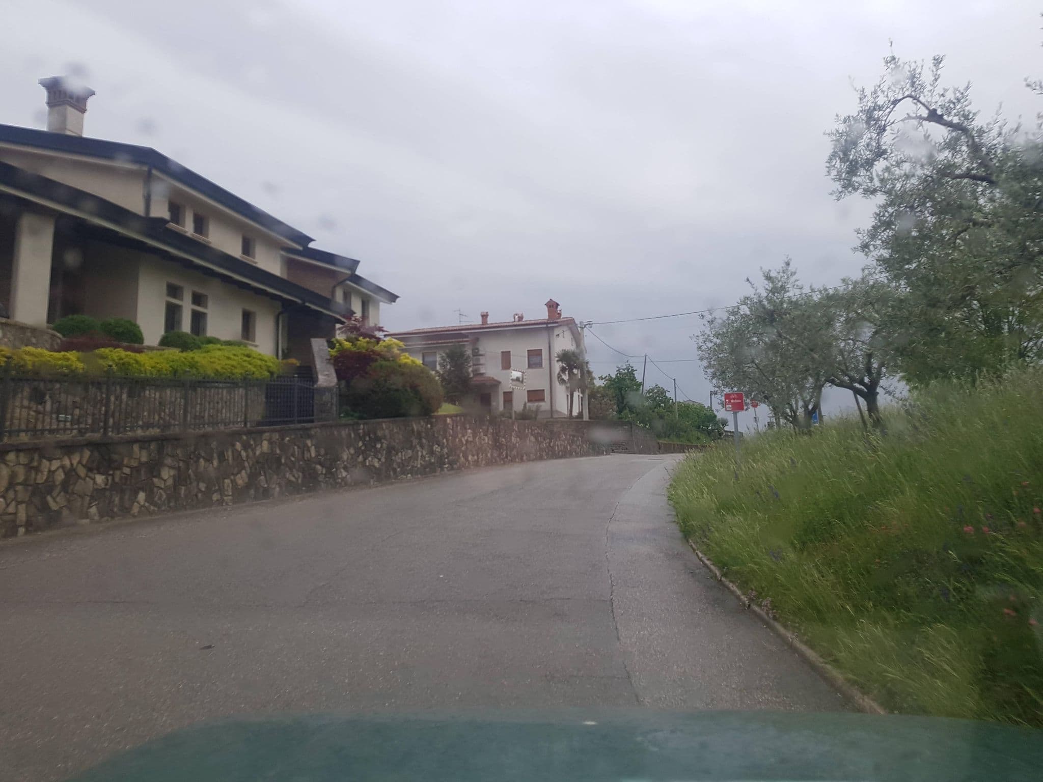 Street view near Maravida vacation rooms, Capriva del Friuli — © igorzo (CC BY-SA · Mapillary)