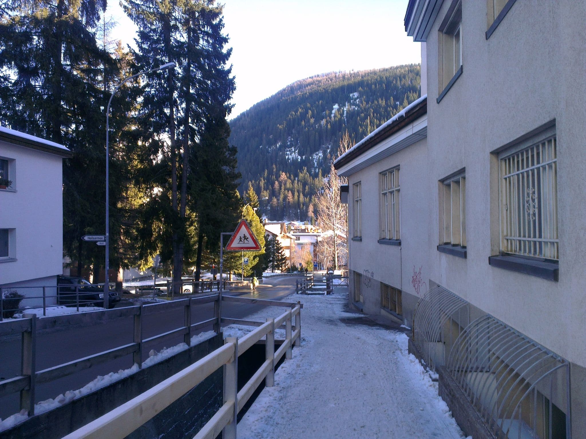 Street view near Hotel Schweizerhof Morosani, Davos — © jesolem (CC BY-SA · Mapillary)