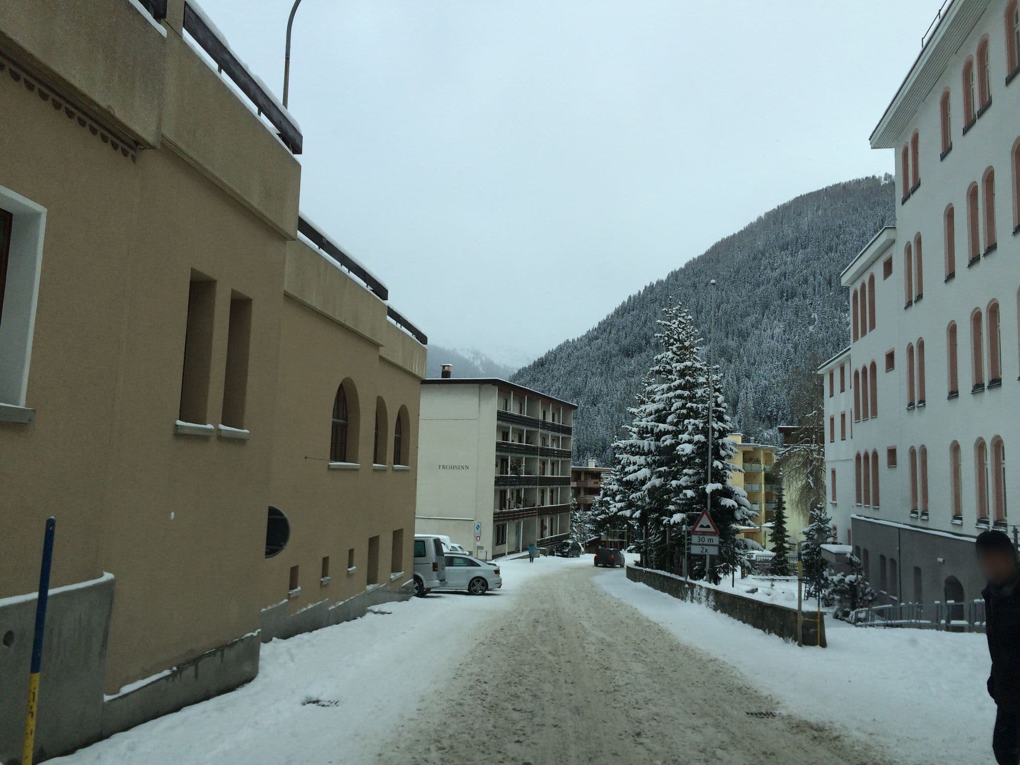 Street view near Central Sporthotel, Davos — © jesolem (CC BY-SA · Mapillary)