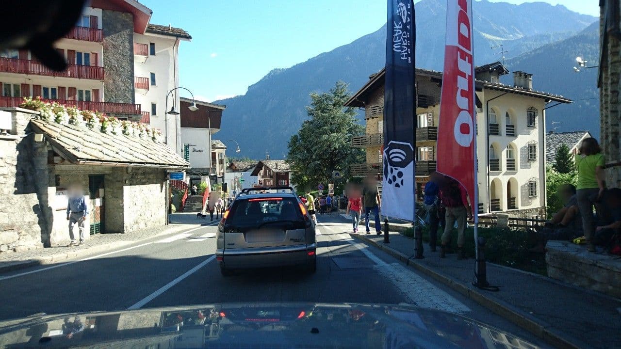 Street view near Pensione Venezia, Courmayeur — © voschix (CC BY-SA · Mapillary)