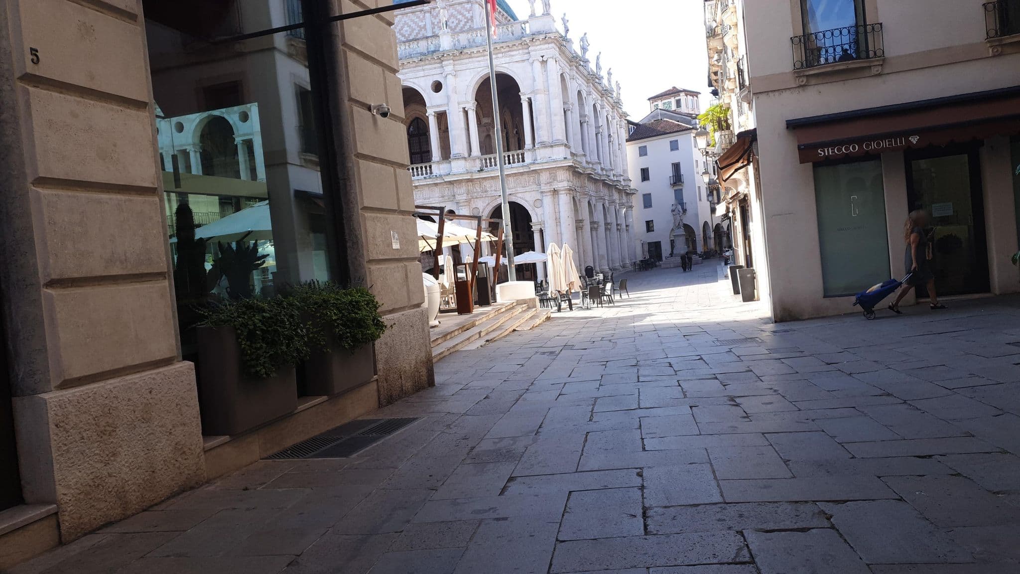 Street view near Antico Hotel Vicenza, Vicenza — © voschix (CC BY-SA · Mapillary)