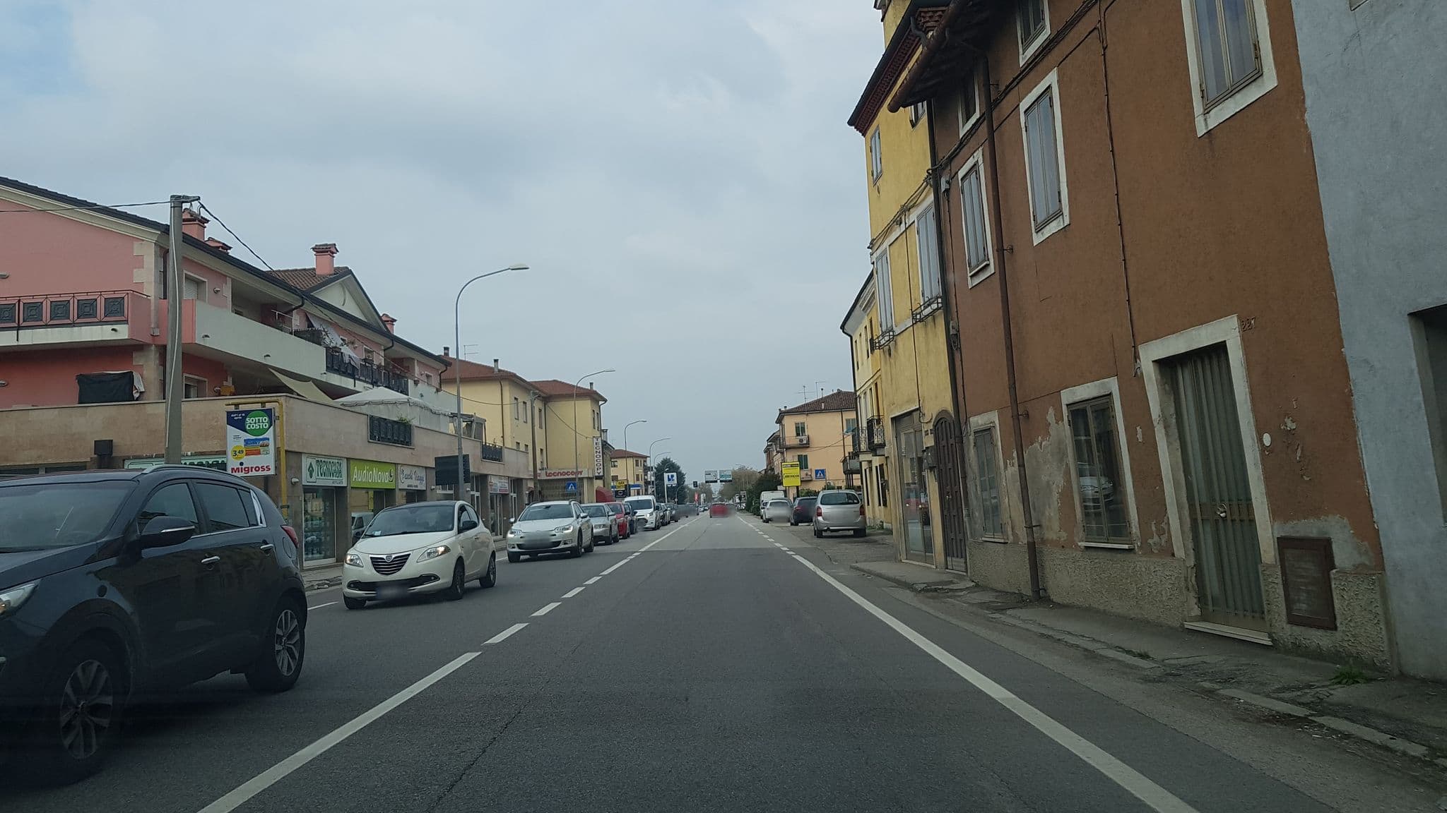 Street view near Albergo - Trattoria "Al Centro", Creazzo — © lucamenini (CC BY-SA · Mapillary)