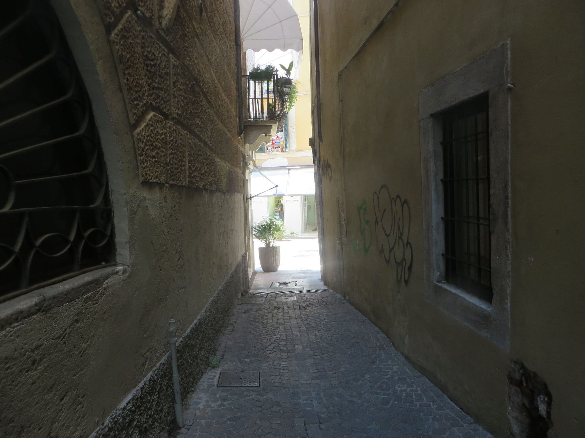 Street view near Albergo Nonna Ebe, Salò — © lary_fede (CC BY-SA · Mapillary)