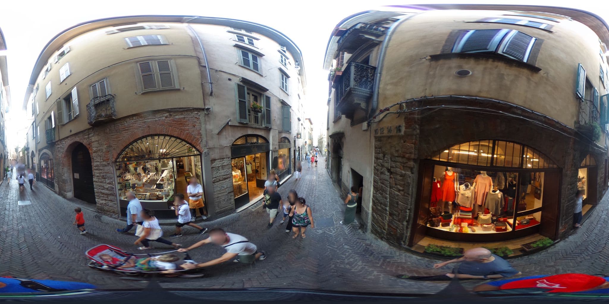 Street view near Hotel Piazza Vecchia, Bergamo — © kaitu (CC BY-SA · Mapillary)