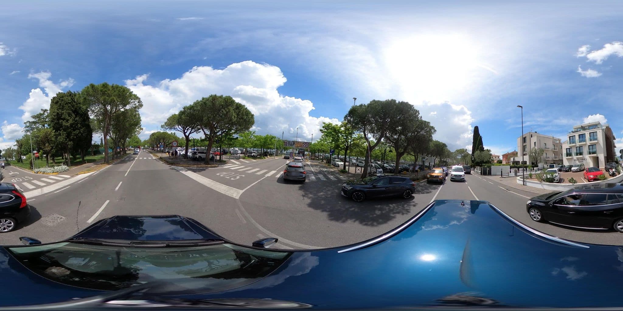Street view near Hotel Vinci Sirmione, Sirmione — © borovac (CC BY-SA · Mapillary)