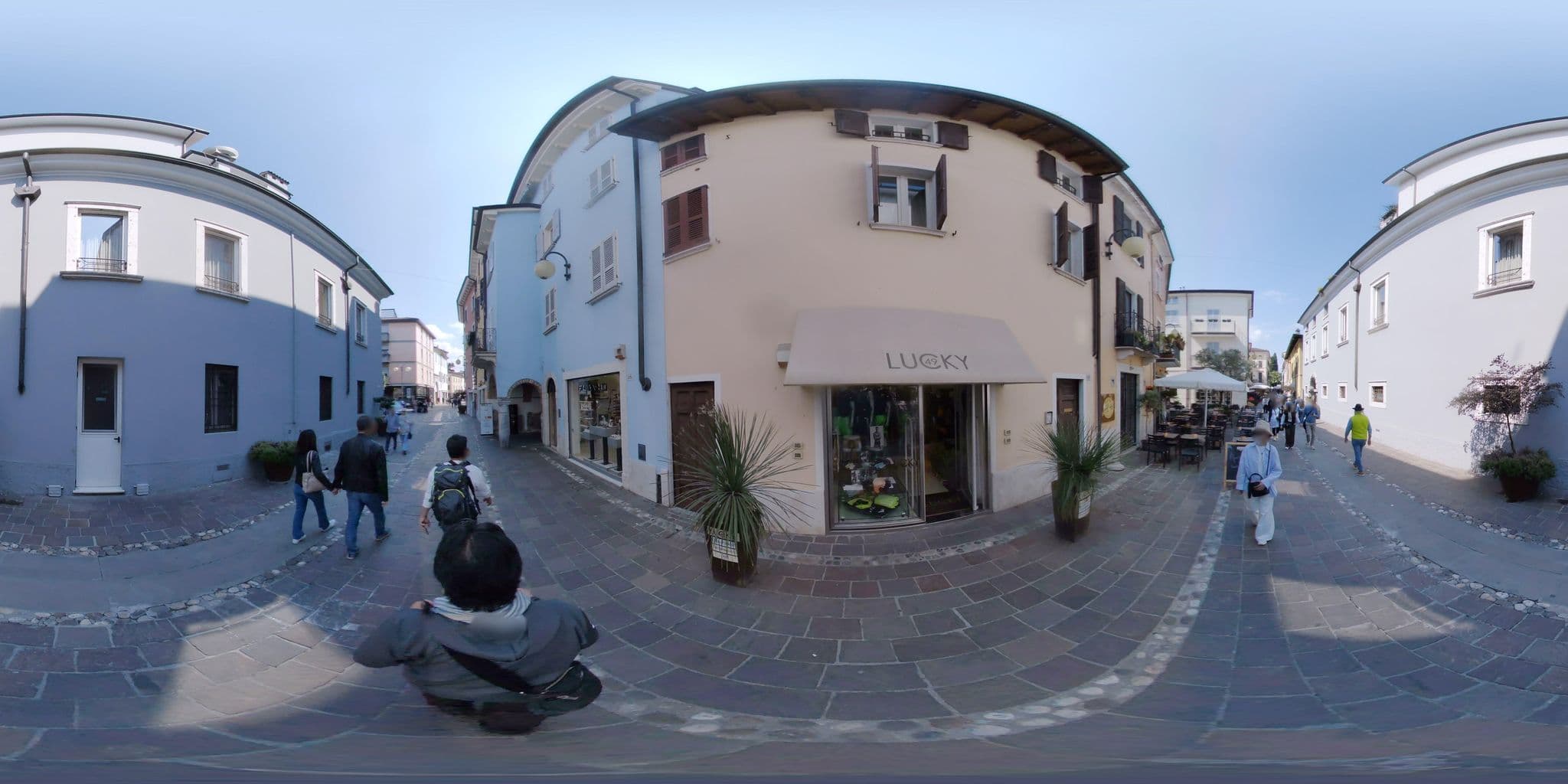 Street view near Cerini Hotels, Desenzano del Garda — © mapconcierge (CC BY-SA · Mapillary)