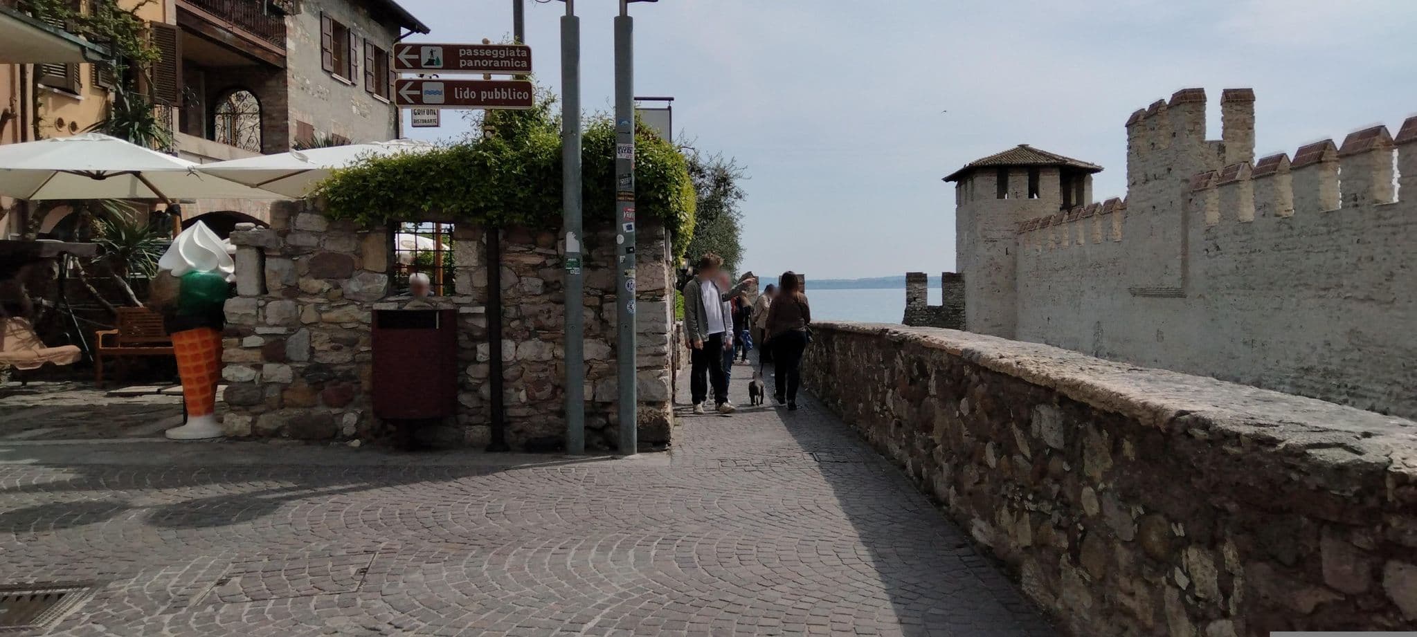 Street view near Hotel Grifone, Sirmione — © mircozorzo (CC BY-SA · Mapillary)