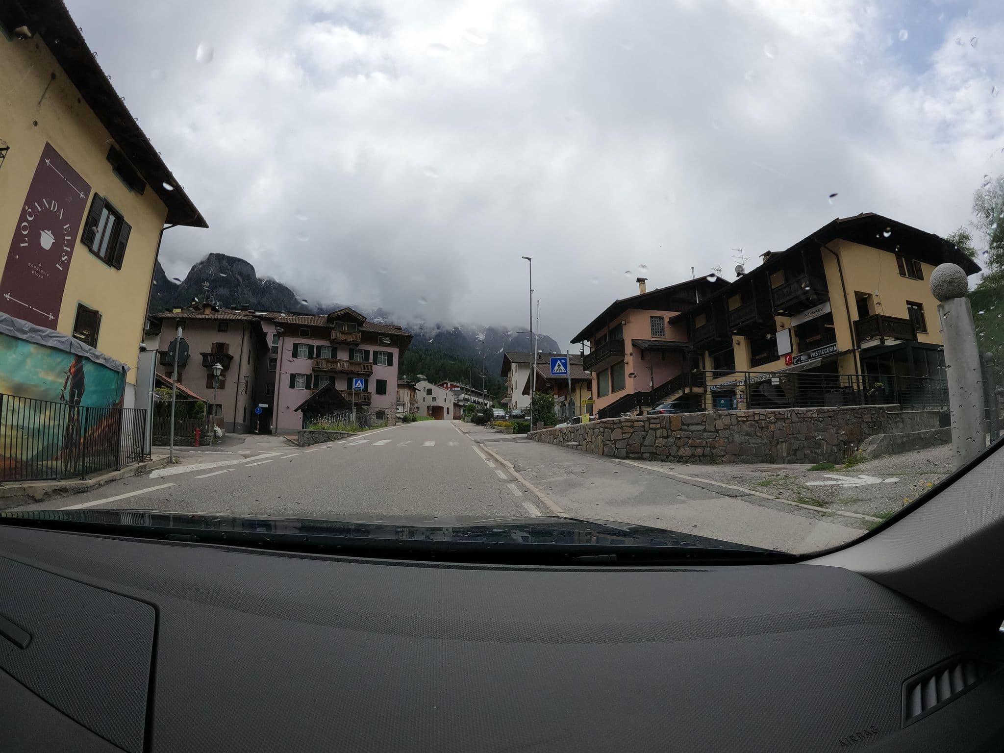 Street view near Mora Hotel - Sancamillo, Dimaro — © borovac (CC BY-SA · Mapillary)
