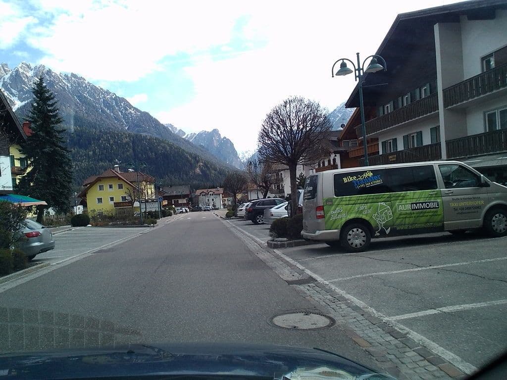 Street view near Hotel Moritz, Dobbiaco — © vrmap (CC BY-SA · Mapillary)