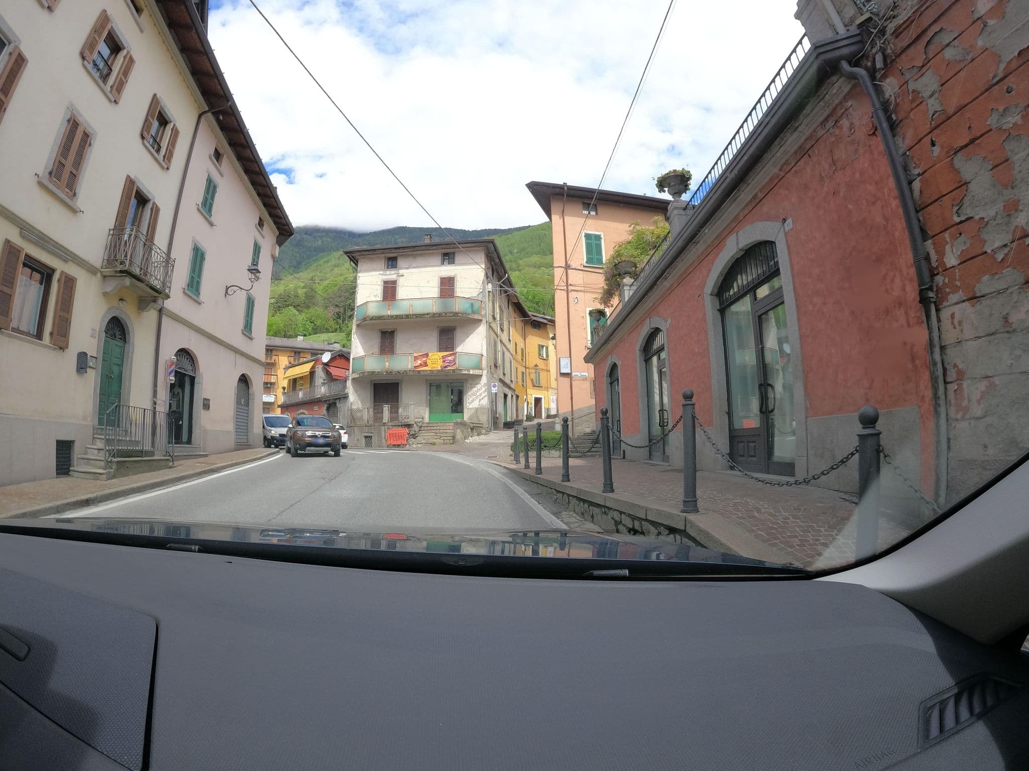 Street view near La Busa Albergo Ristorante, Edolo — © borovac (CC BY-SA · Mapillary)