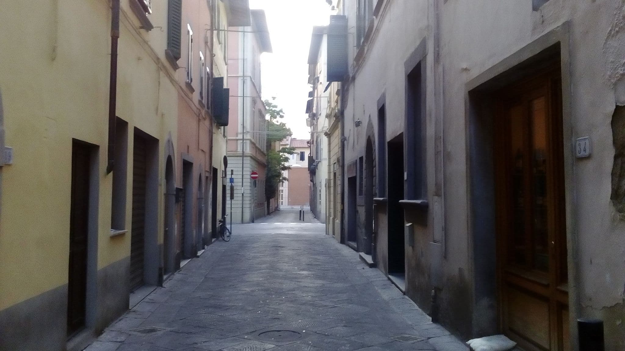 Street view near Hall Suites, Empoli — © lorenzo_bambi (CC BY-SA · Mapillary)